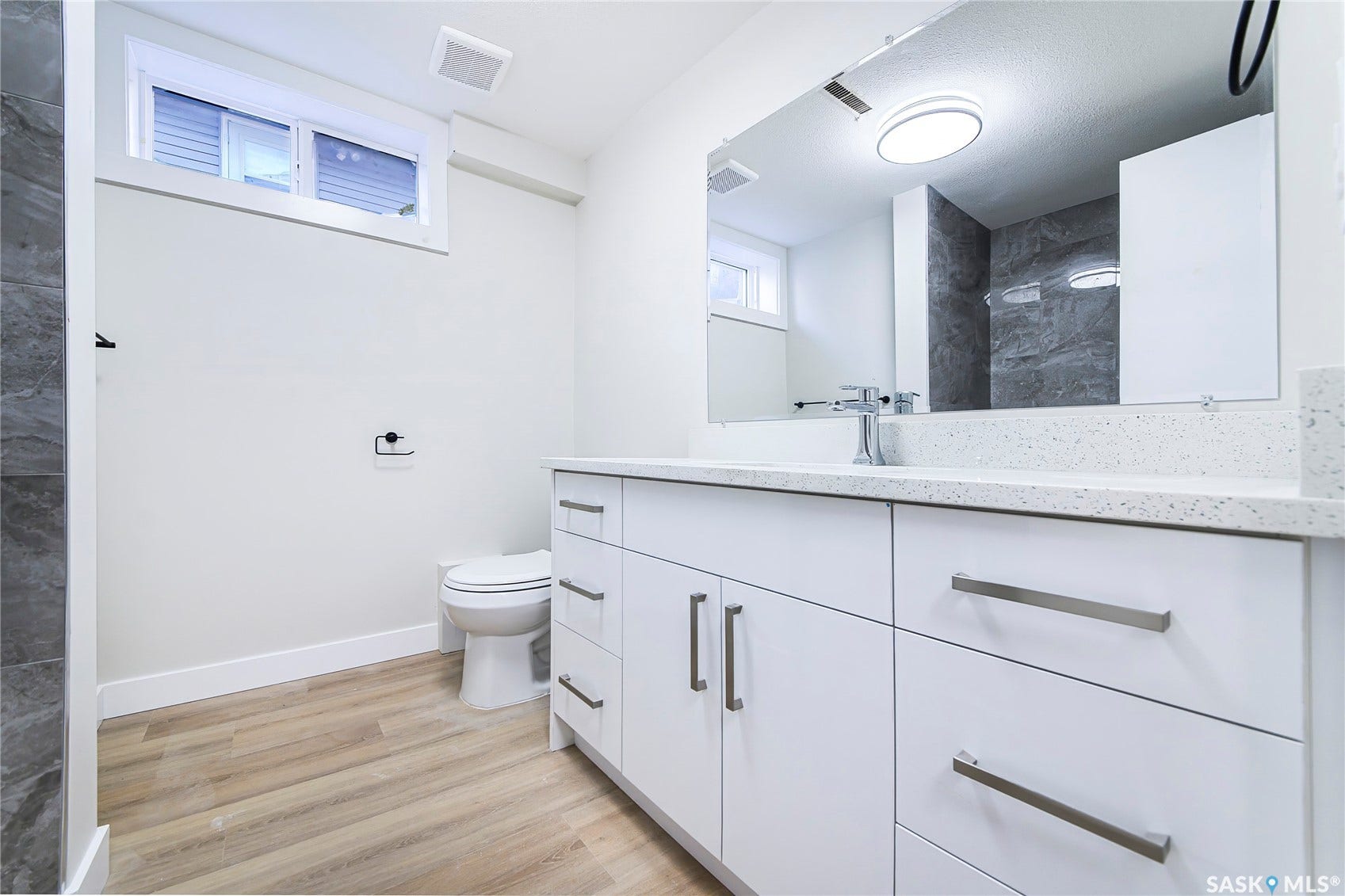 451 R Avenue S, Saskatoon SK S7M 2Z4