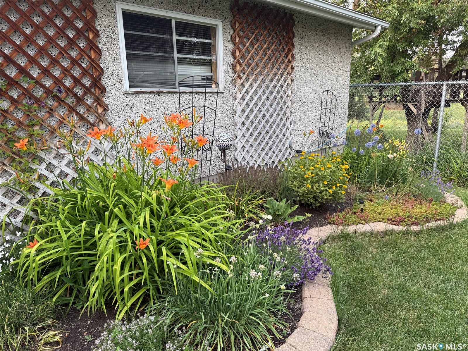 3361 Wascana Street, Regina SK S4S 2H2 3361 Wascana Street, Regina SK S4S 2H2