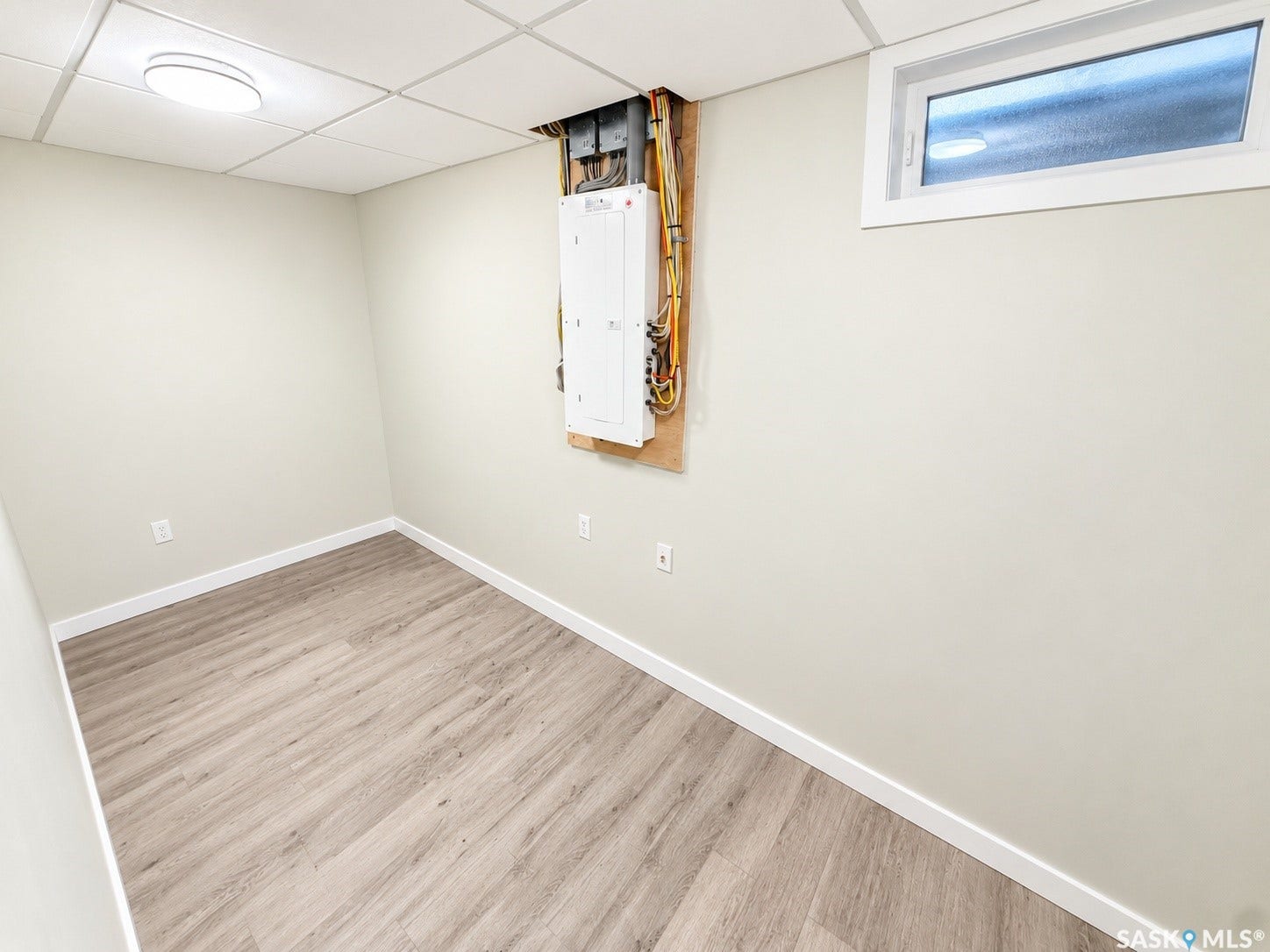 5810 Sherwood Drive, Regina SK S4T 6Y7 5810 Sherwood Drive, Regina SK S4T 6Y7