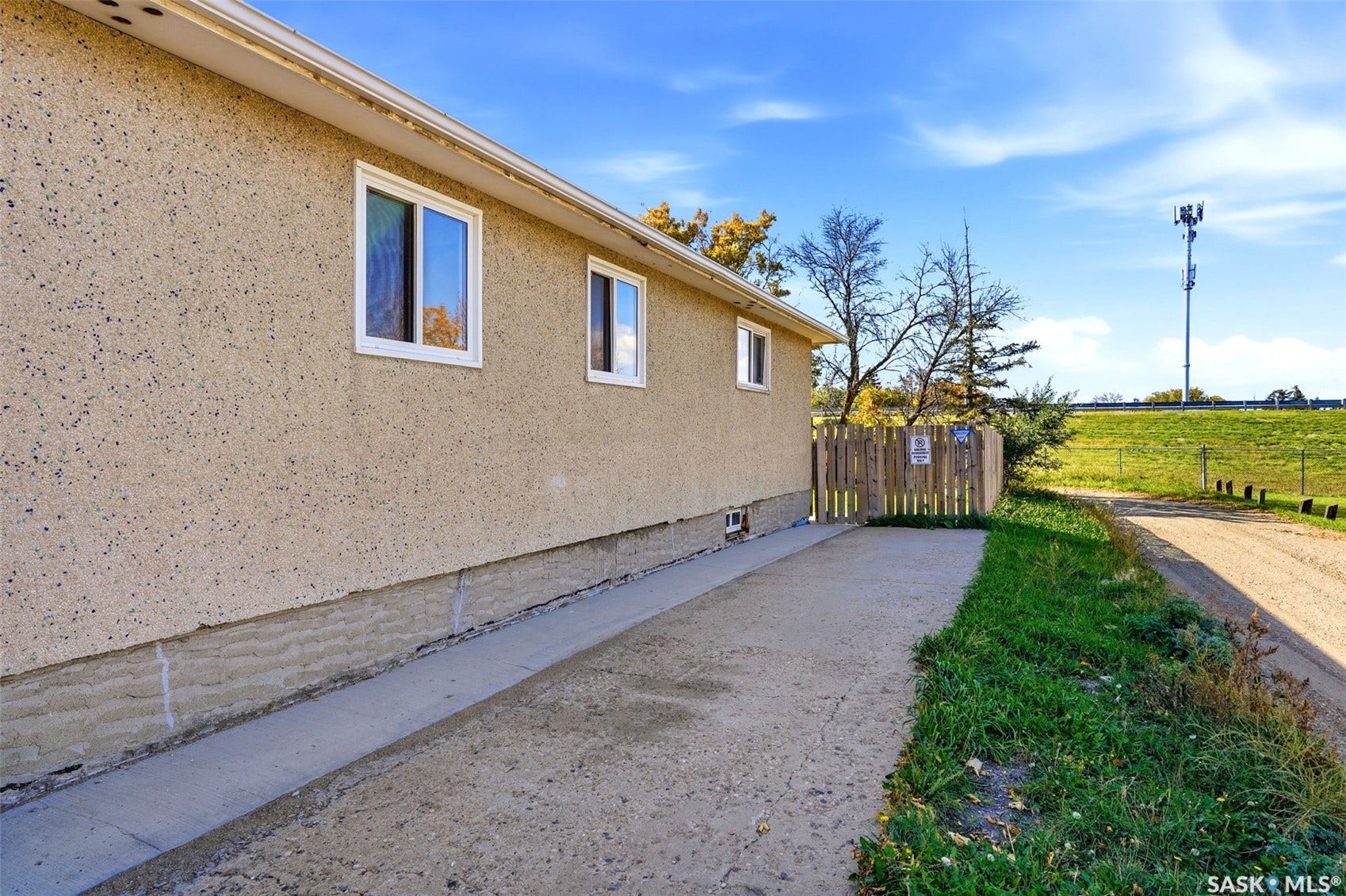 1502 Grosvenor Street, Regina SK S4N 4C6