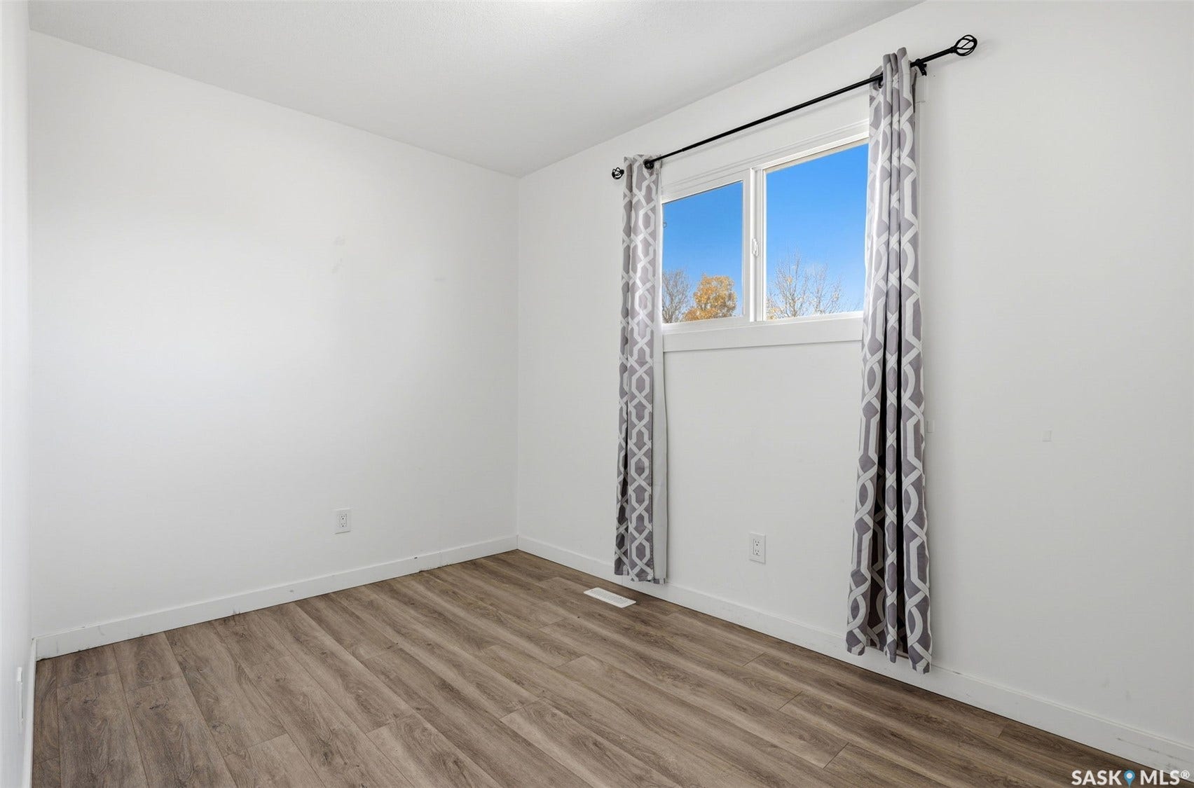 1502 Grosvenor Street, Regina SK S4N 4C6