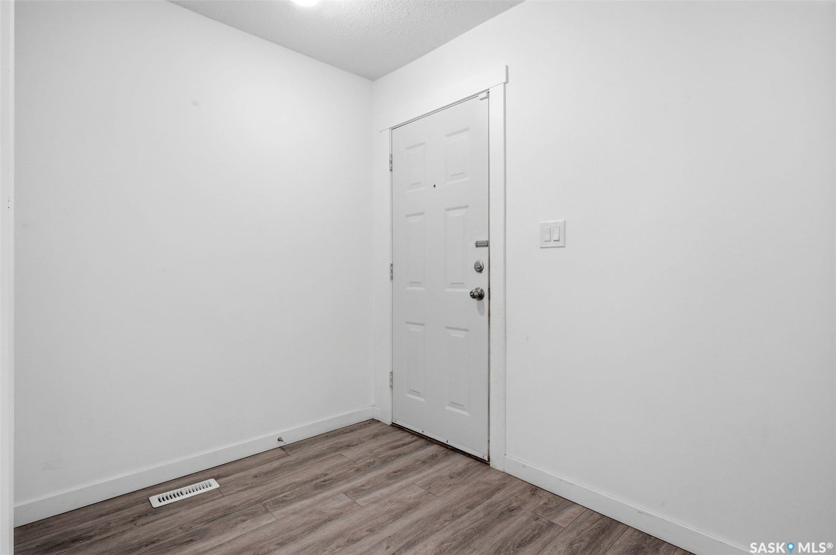 1502 Grosvenor Street, Regina SK S4N 4C6
