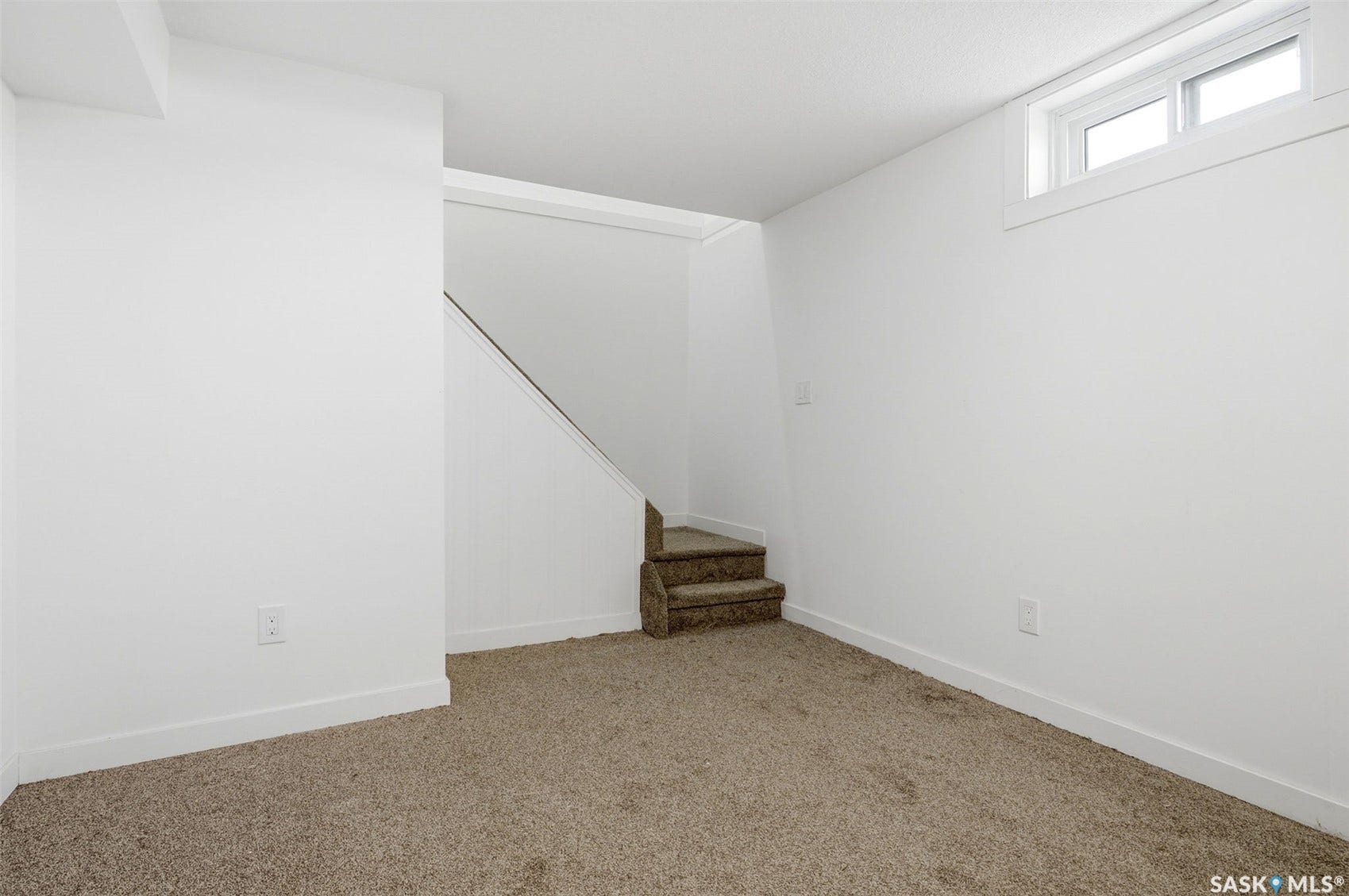 1502 Grosvenor Street, Regina SK S4N 4C6