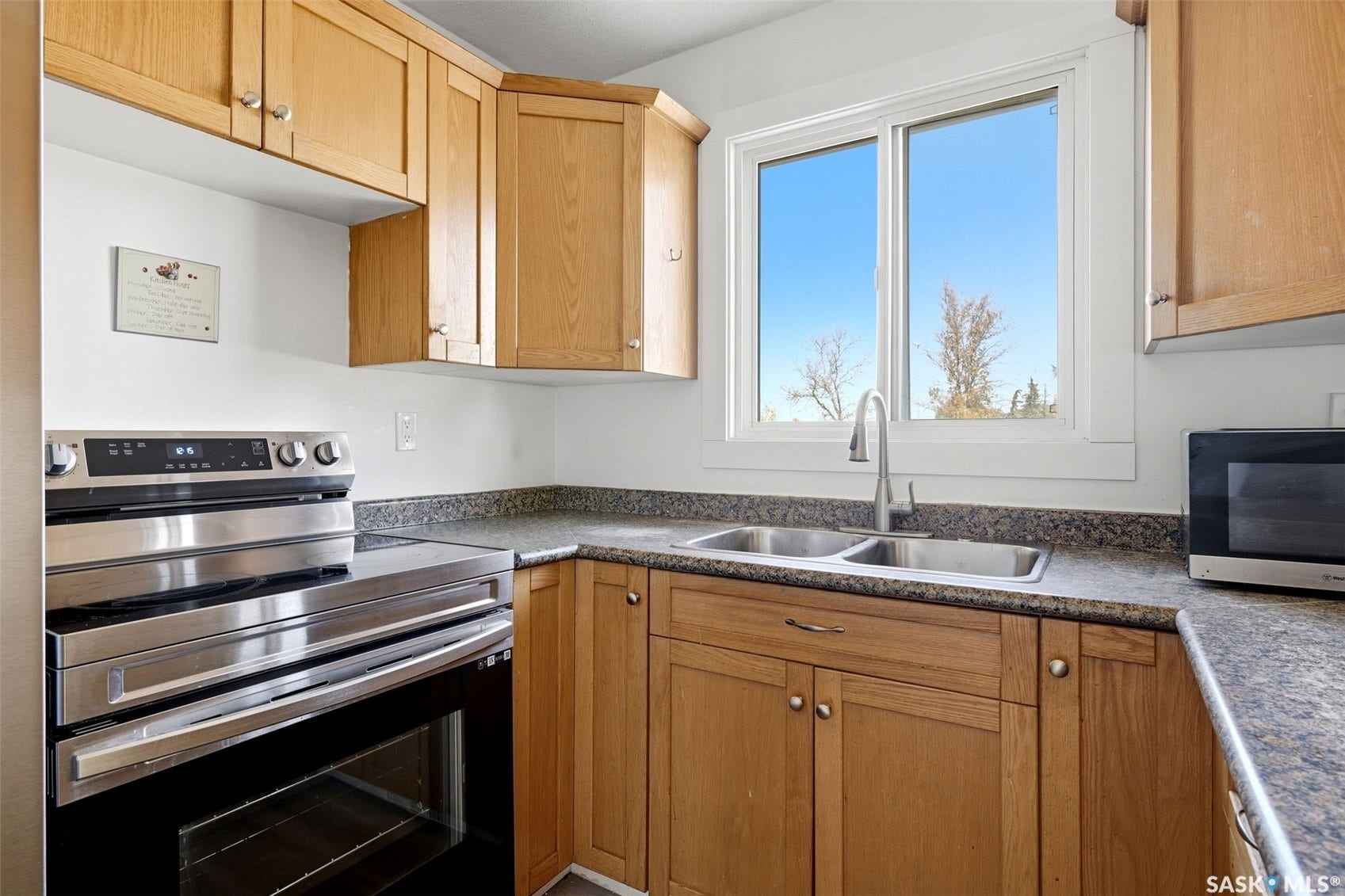 1502 Grosvenor Street, Regina SK S4N 4C6