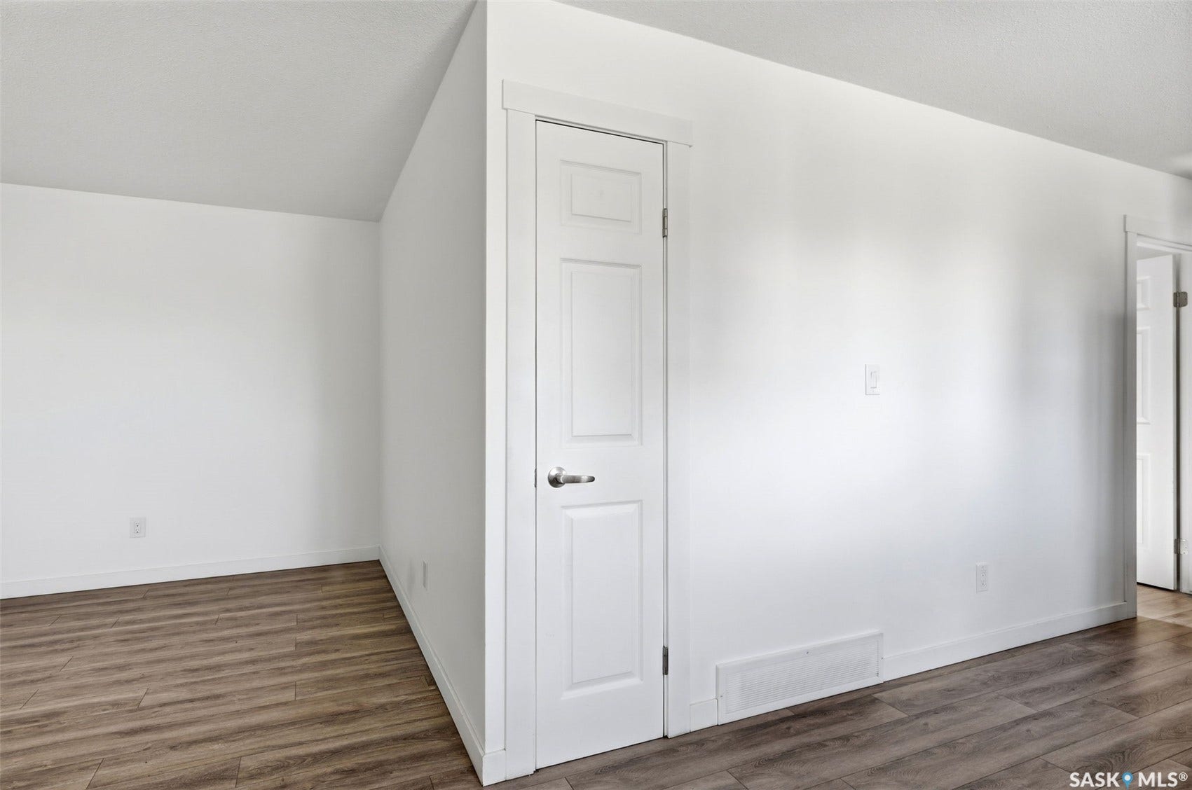 1502 Grosvenor Street, Regina SK S4N 4C6