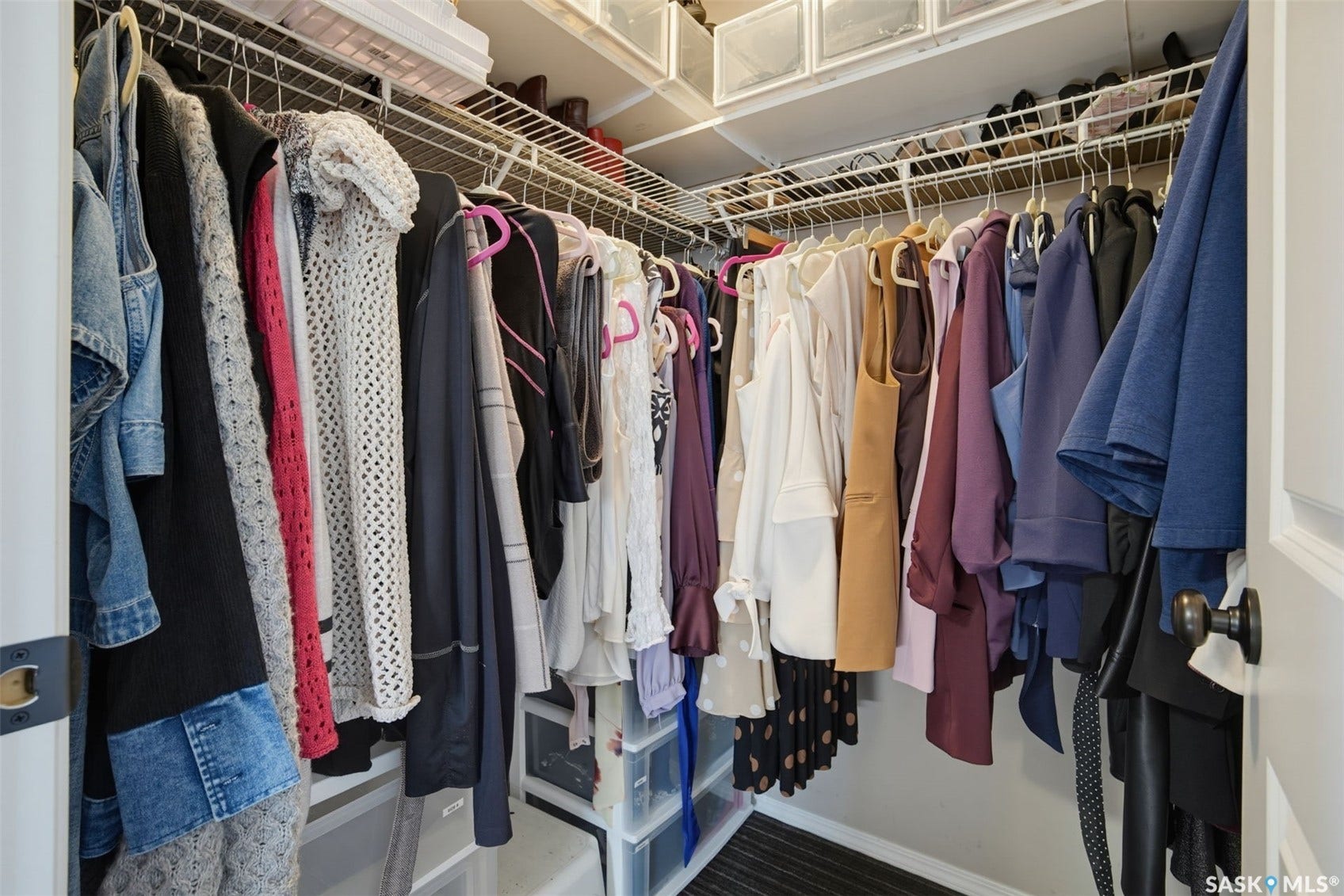 Customizable wire shelving system