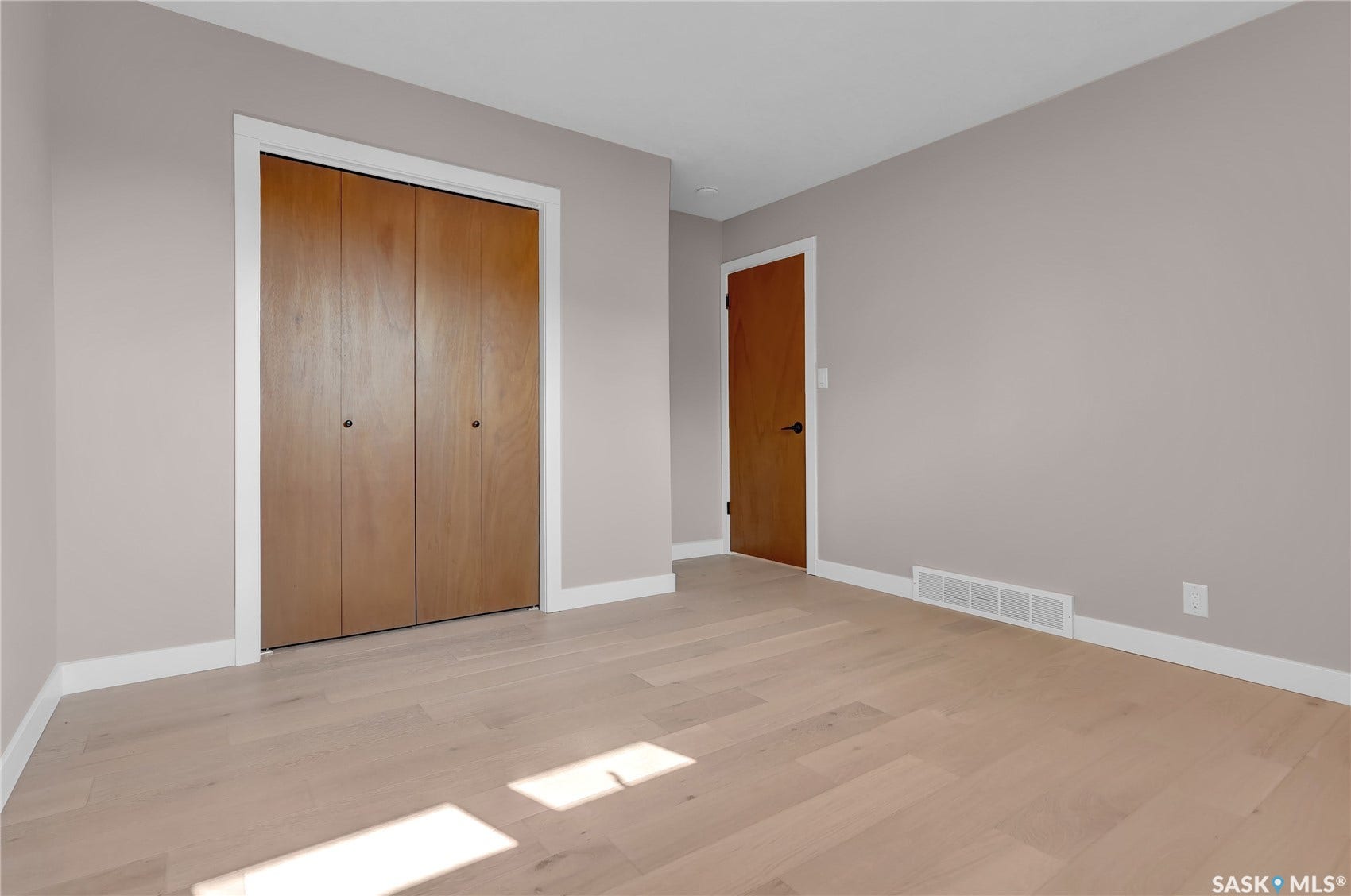 1426 SOUTHAM Street, Regina SK S4T 6T7