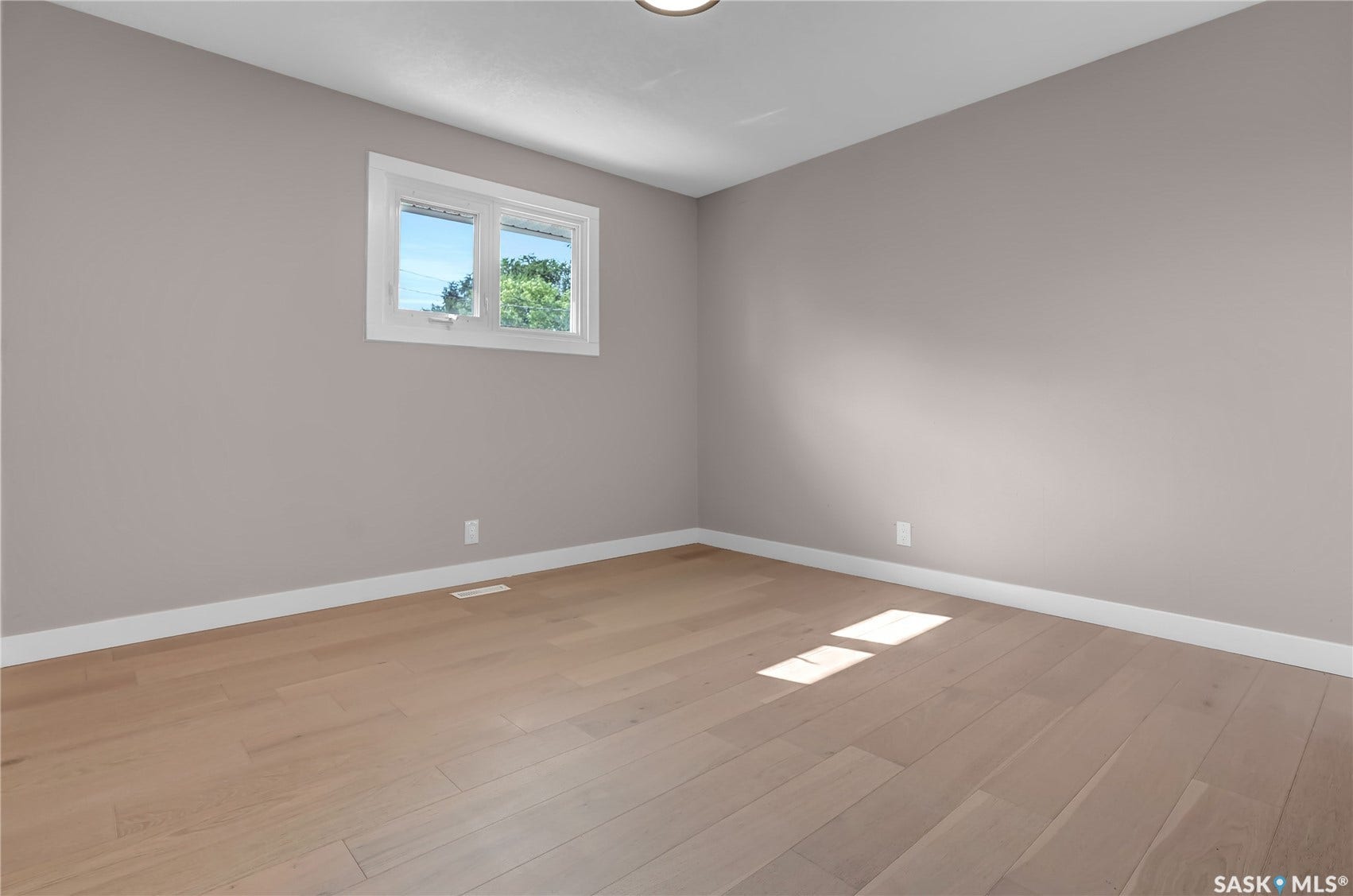 1426 SOUTHAM Street, Regina SK S4T 6T7