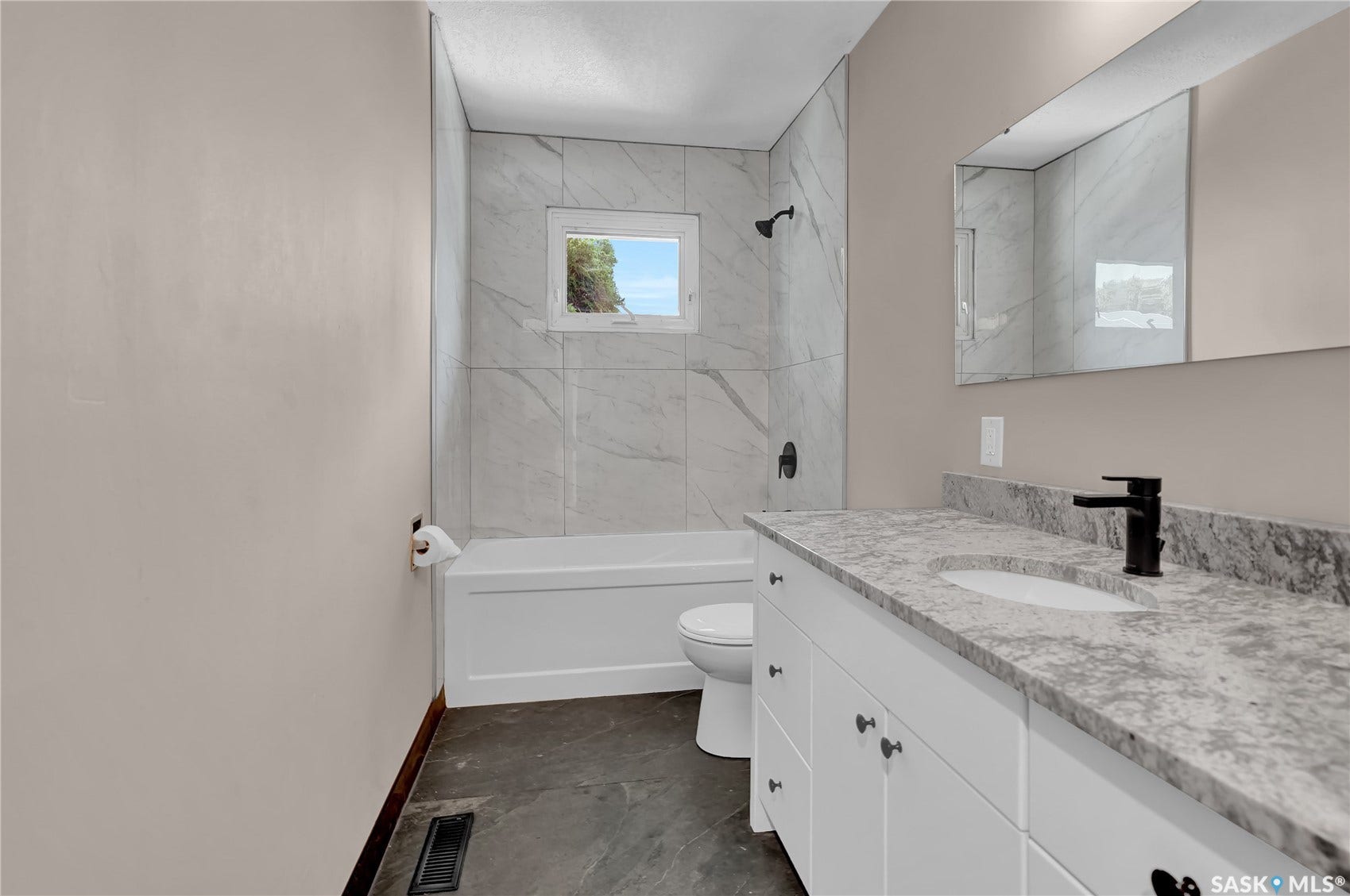 1426 SOUTHAM Street, Regina SK S4T 6T7