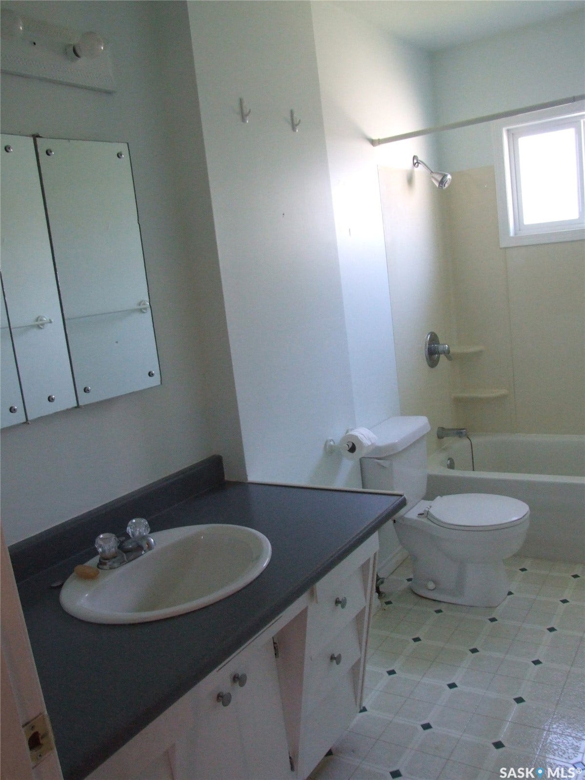 Main Floor 4pc