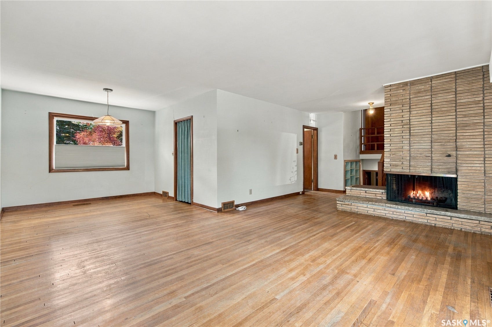 2727 Assiniboine Avenue, Regina SK S4S 1C7 Hardwood-style flooring throughout