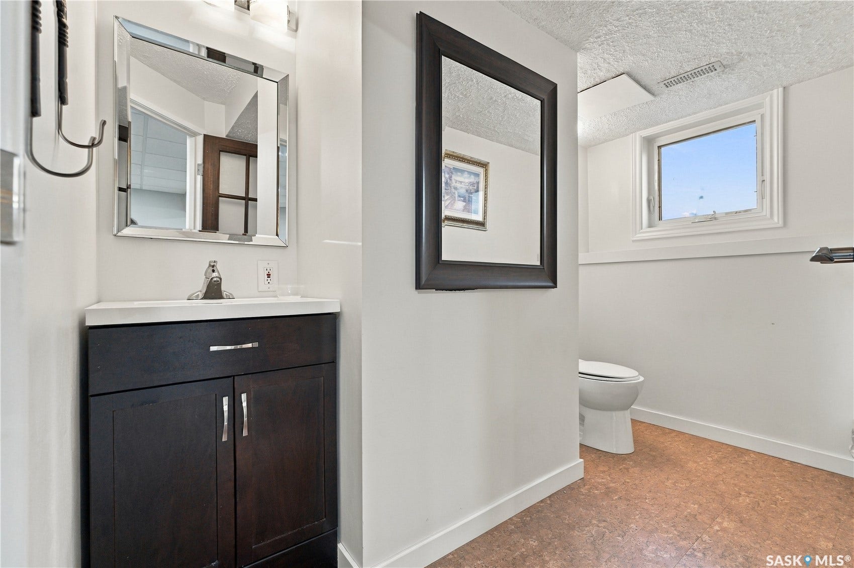 3rd level 2 pc bathroom