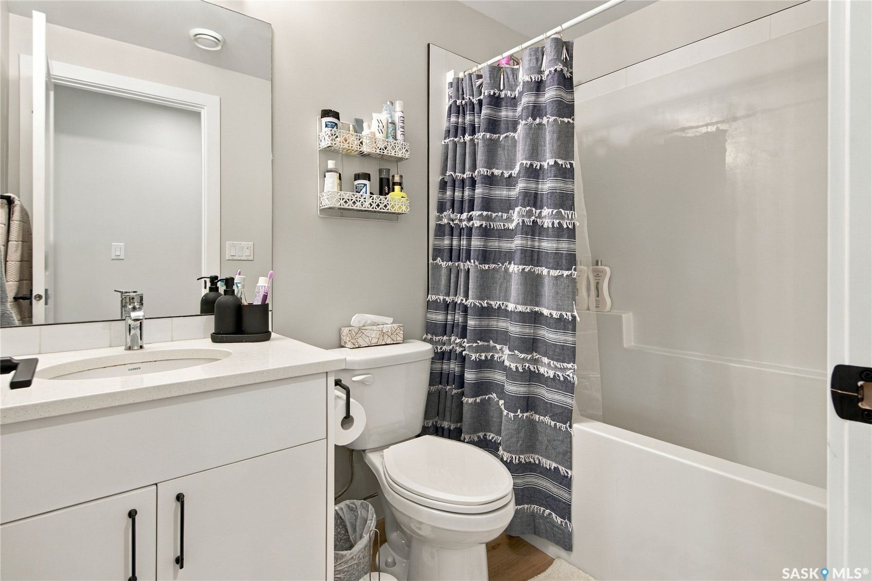 Suite - 4pc Bathroom
