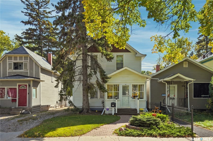 Property photo for 517 Rusholme Road, Saskatoon SK
