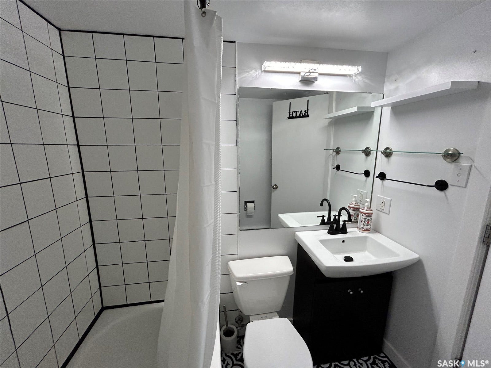 208 Lindsay Place, #17, Saskatoon SK S7H 3E6