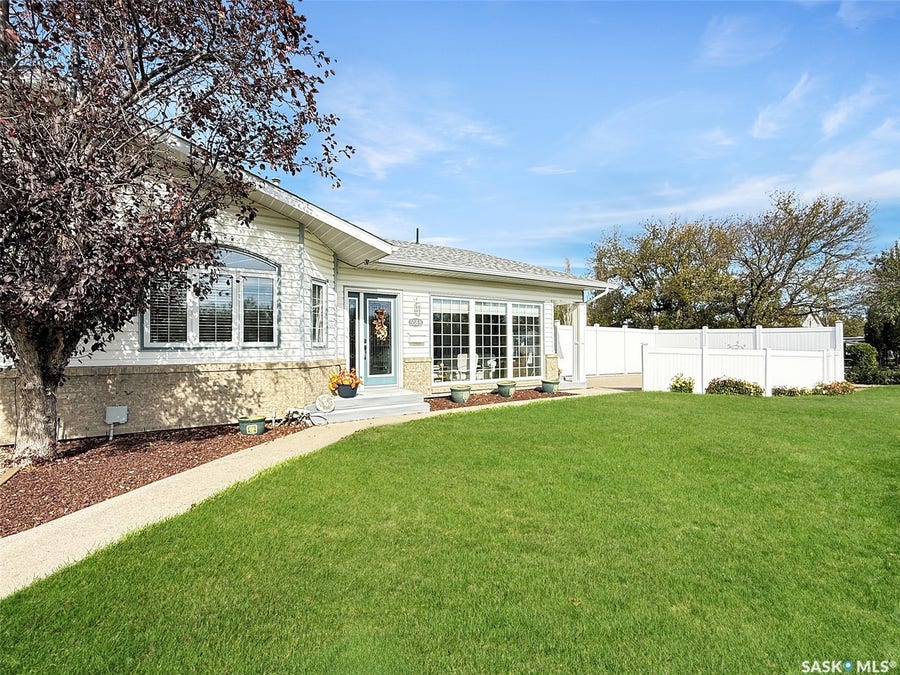 Property photo for 558 8th Avenue NE, #B, Swift Current SK