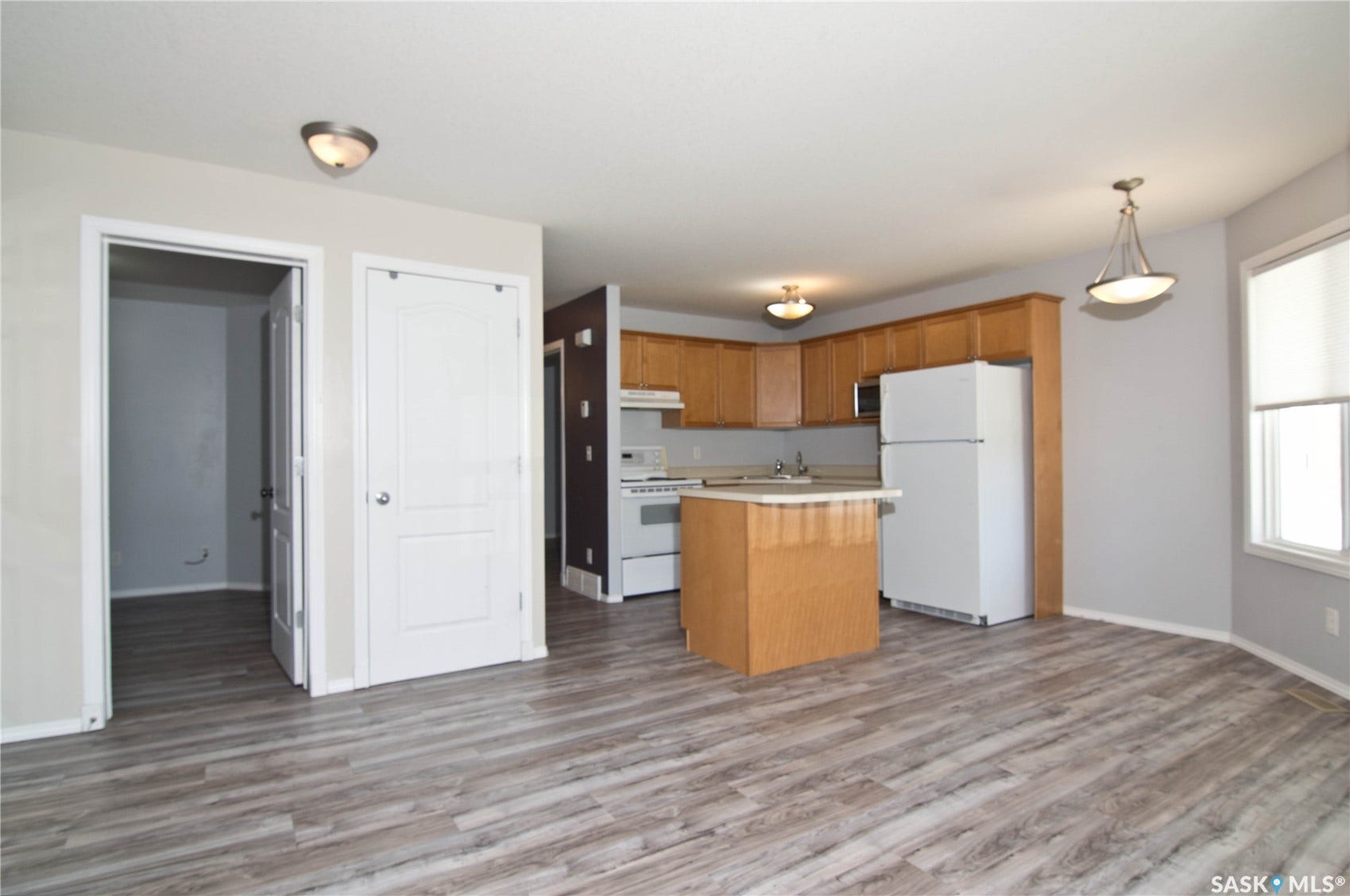 1049 Birchwood Place, Regina SK S4S 7L1 1049 Birchwood Place, Regina SK S4S 7L1