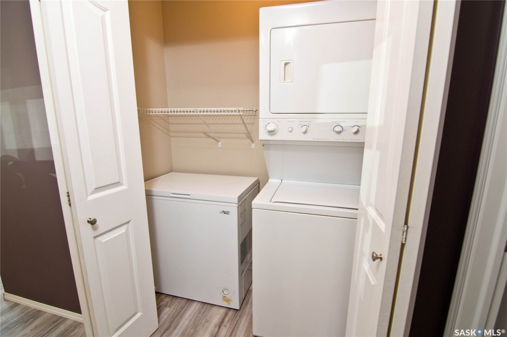 1049 Birchwood Place, Regina SK S4S 7L1 1049 Birchwood Place, Regina SK S4S 7L1