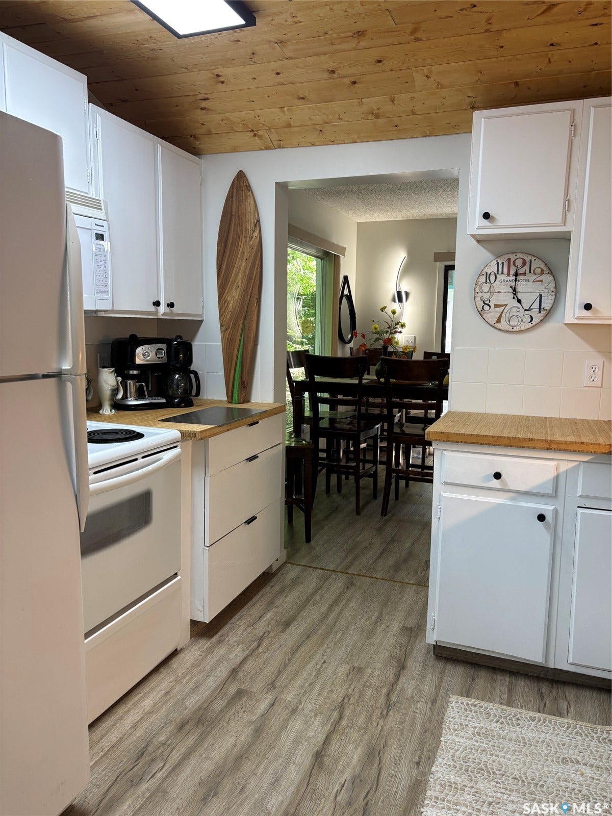 232 Green Avenue, Regina Beach SK S0G 4C0