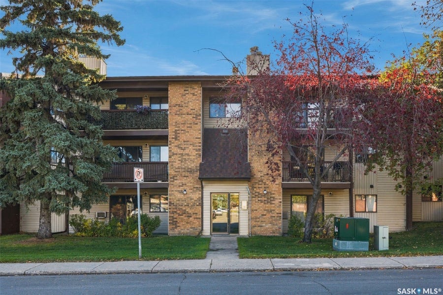 Property photo for 275 Kingsmere Boulevard, #202, Saskatoon SK