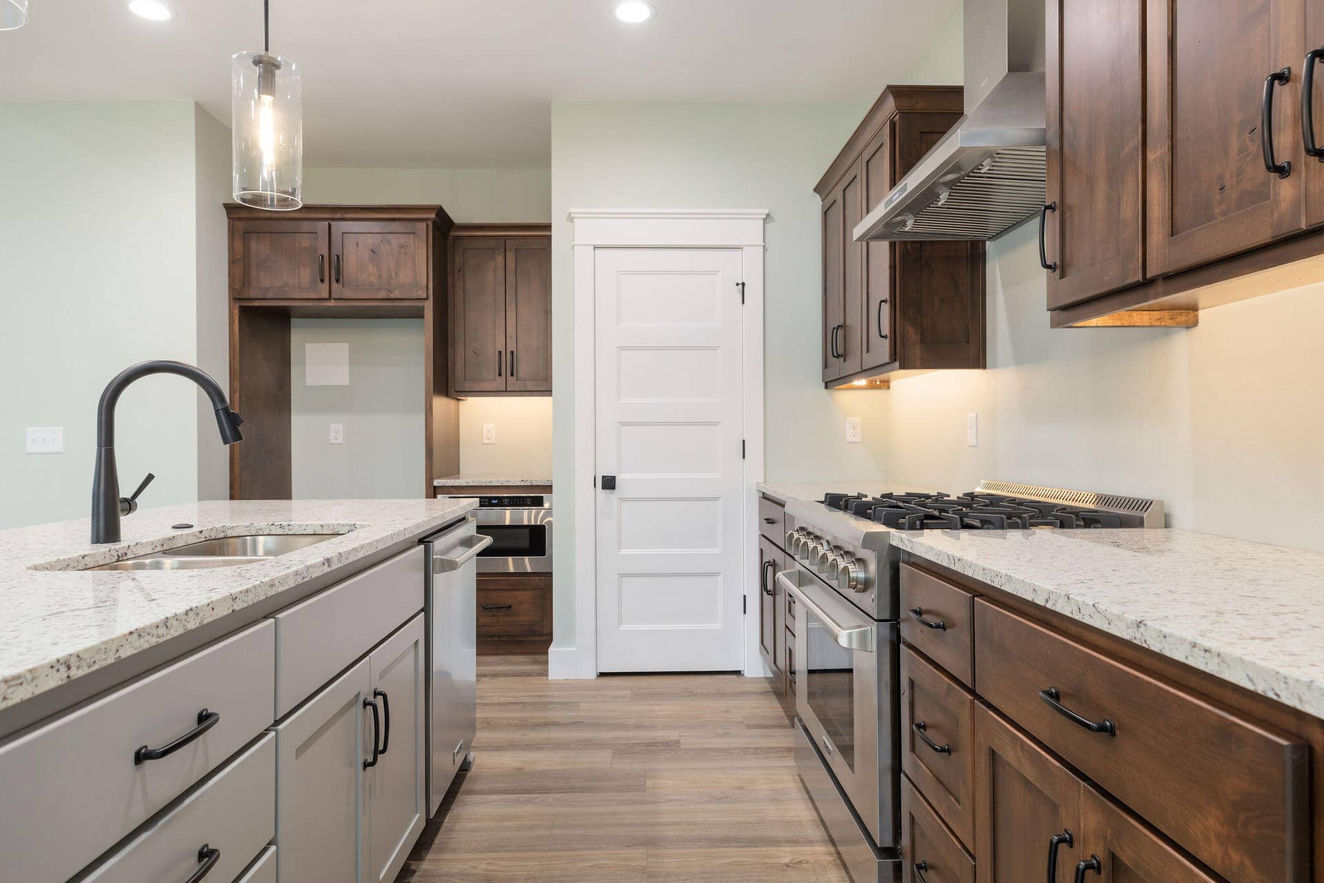 411SilverwoodCir-13
