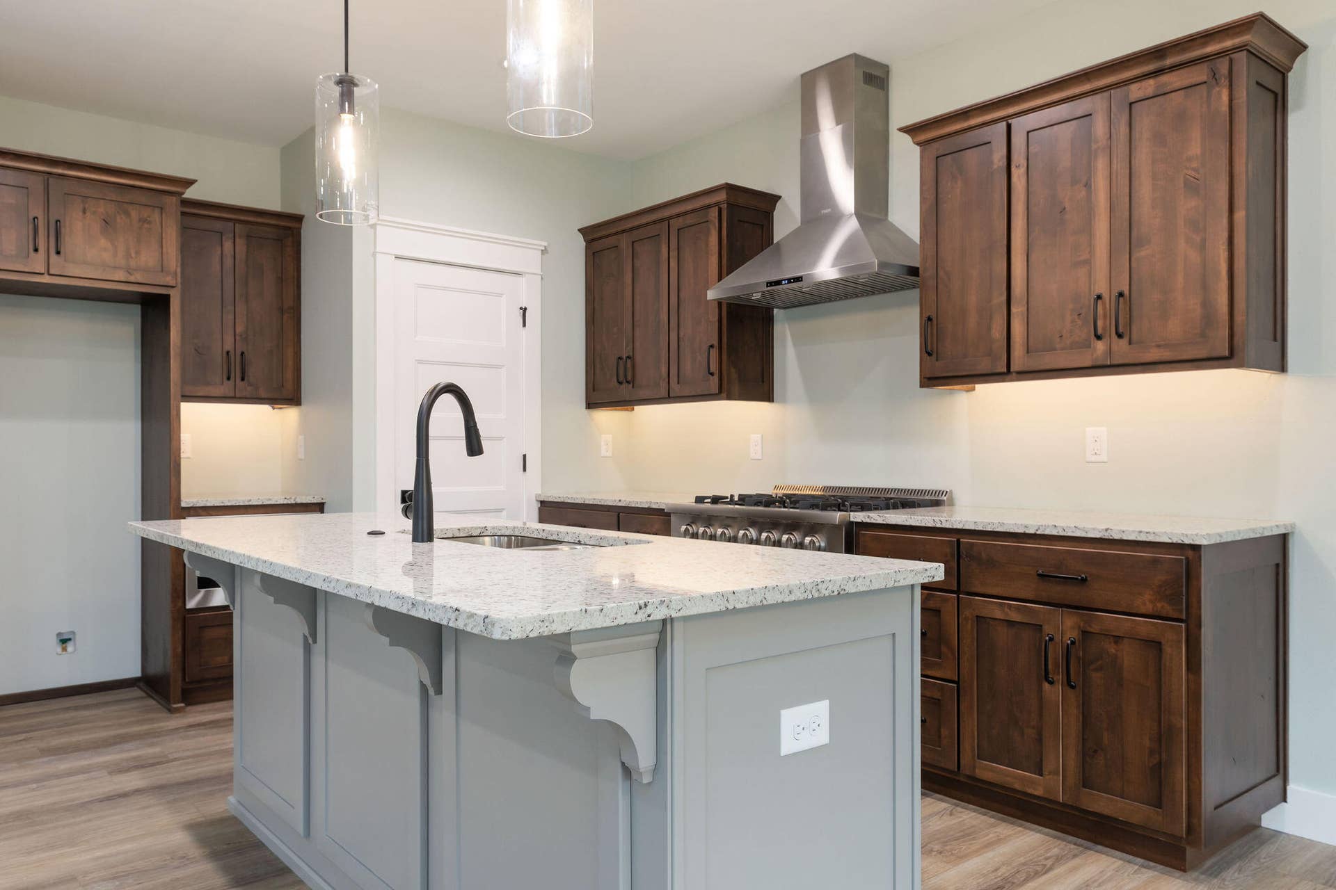 411SilverwoodCir-36