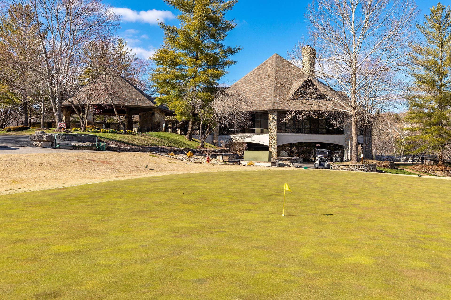 Clubhouse (2)