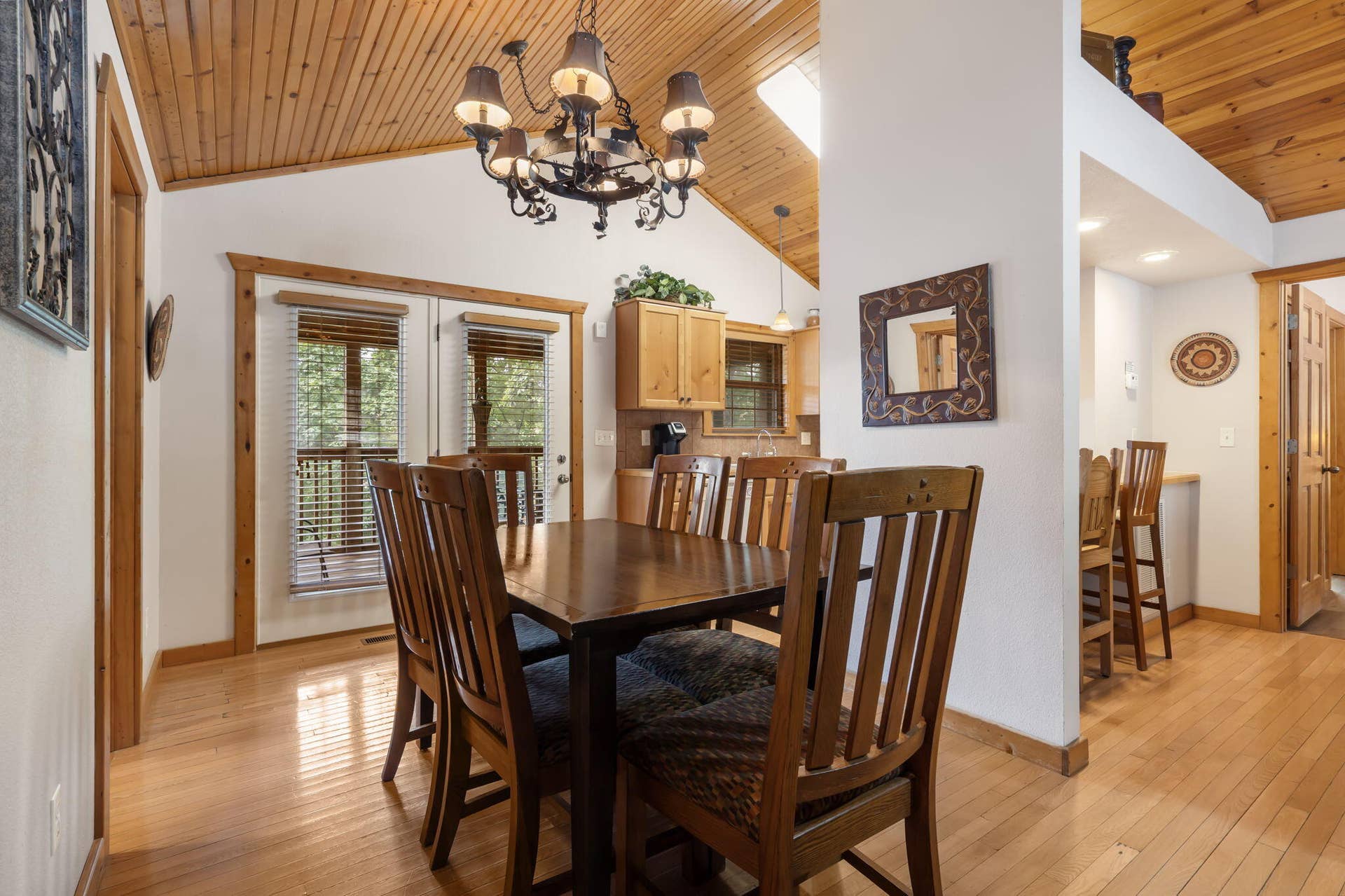 Formal Dining For Six Or More