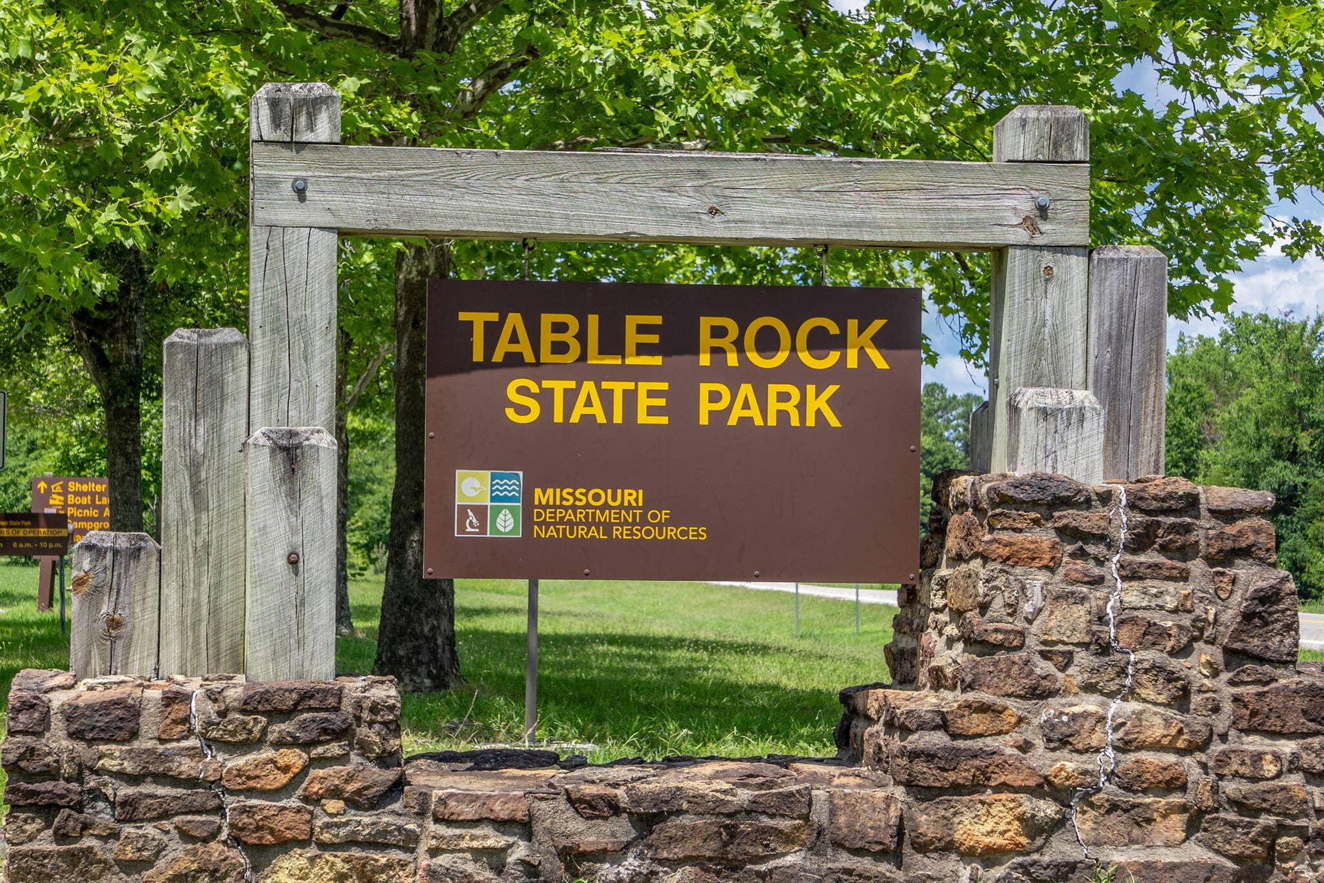 STATE PARK MARINA AND FISH HATCHERY  (16