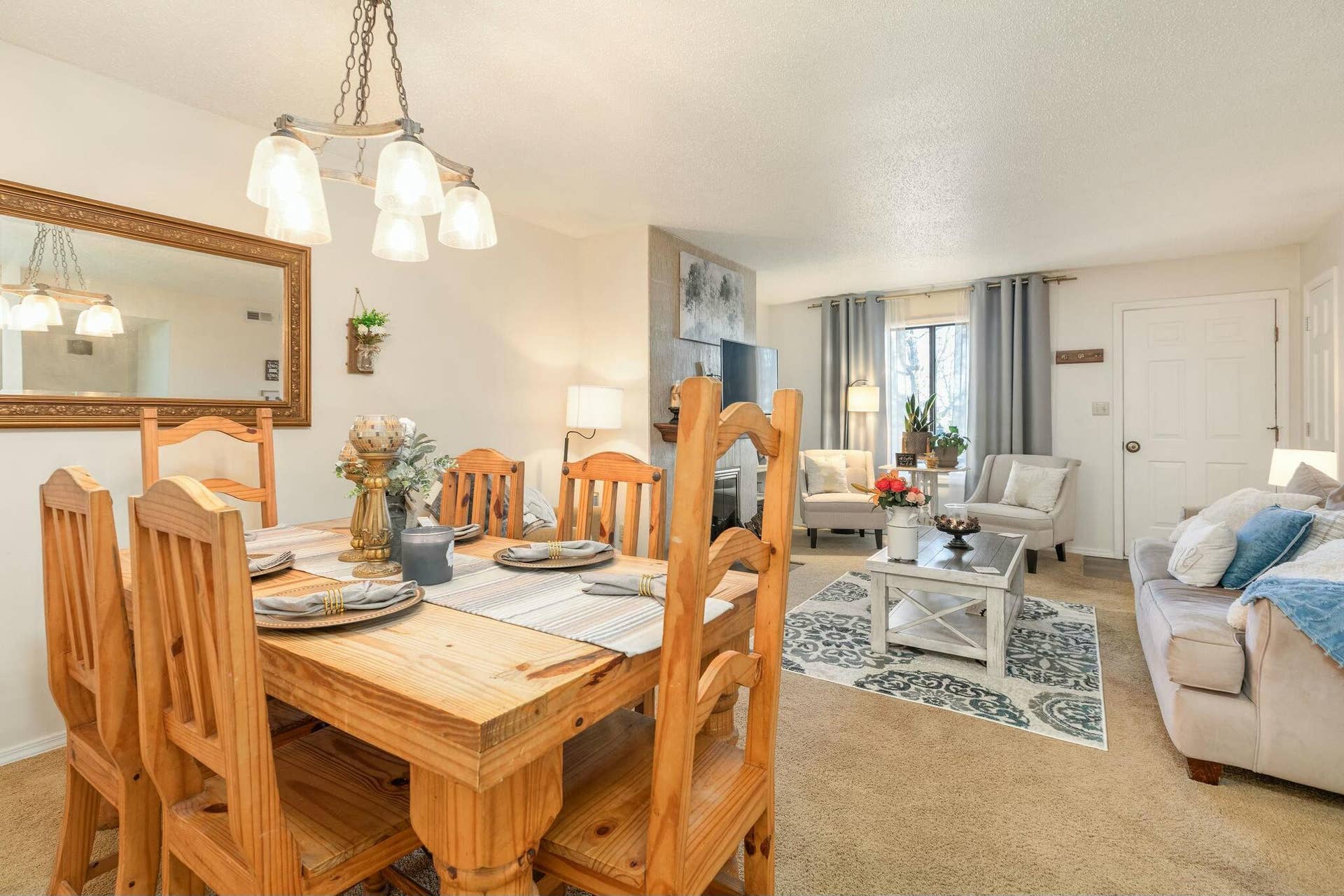 165 Keel Lane, #4, Kimberling City, MO 65686 Dining/ Living room