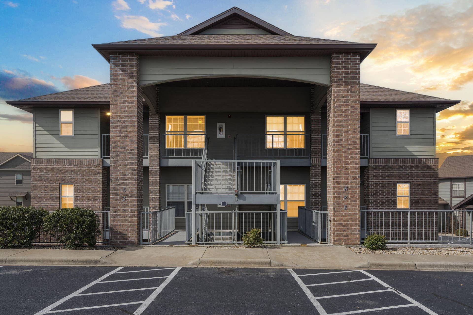 Building 32, Unit 5