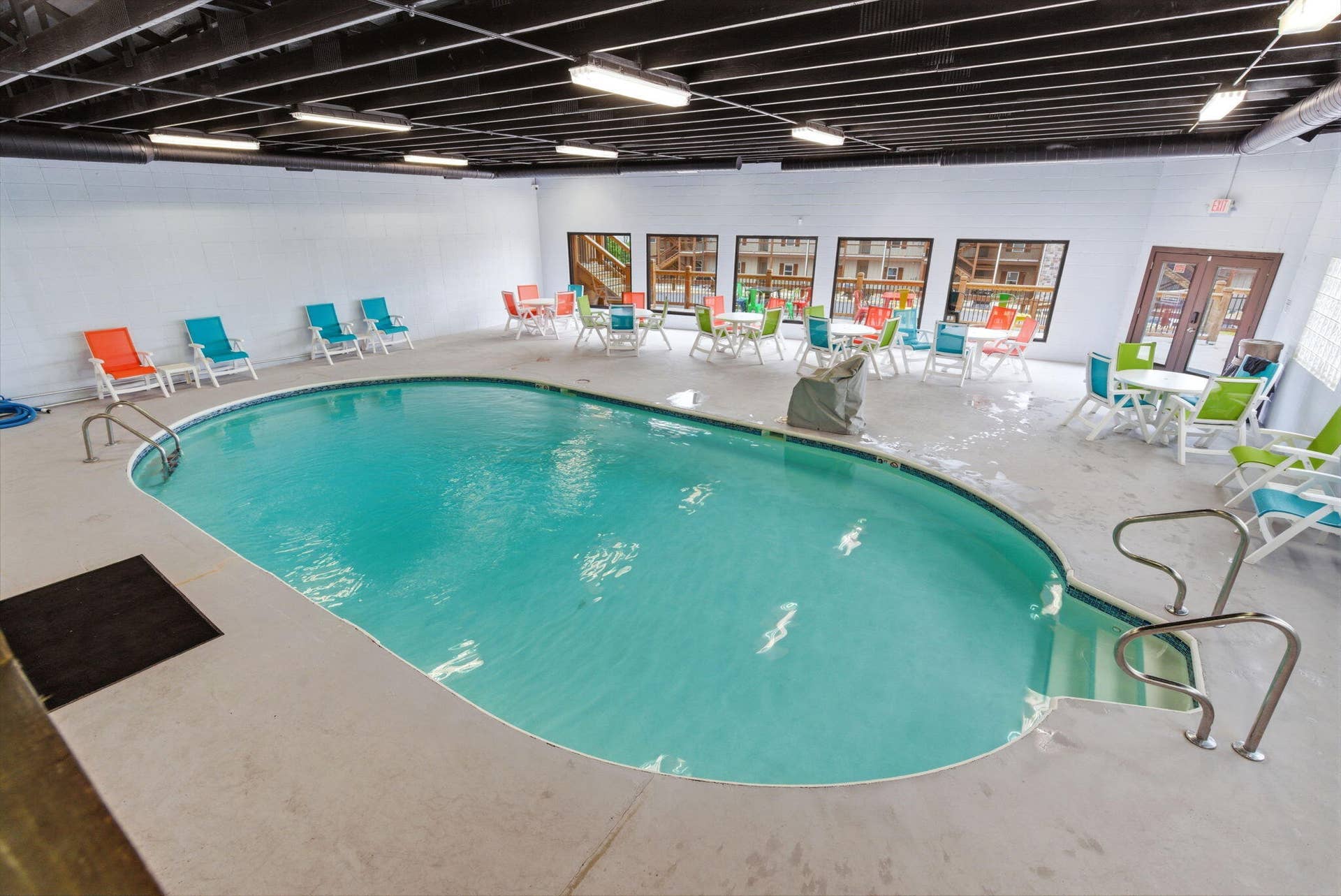 37-web-or-mls-Community Amenities_HWJ041