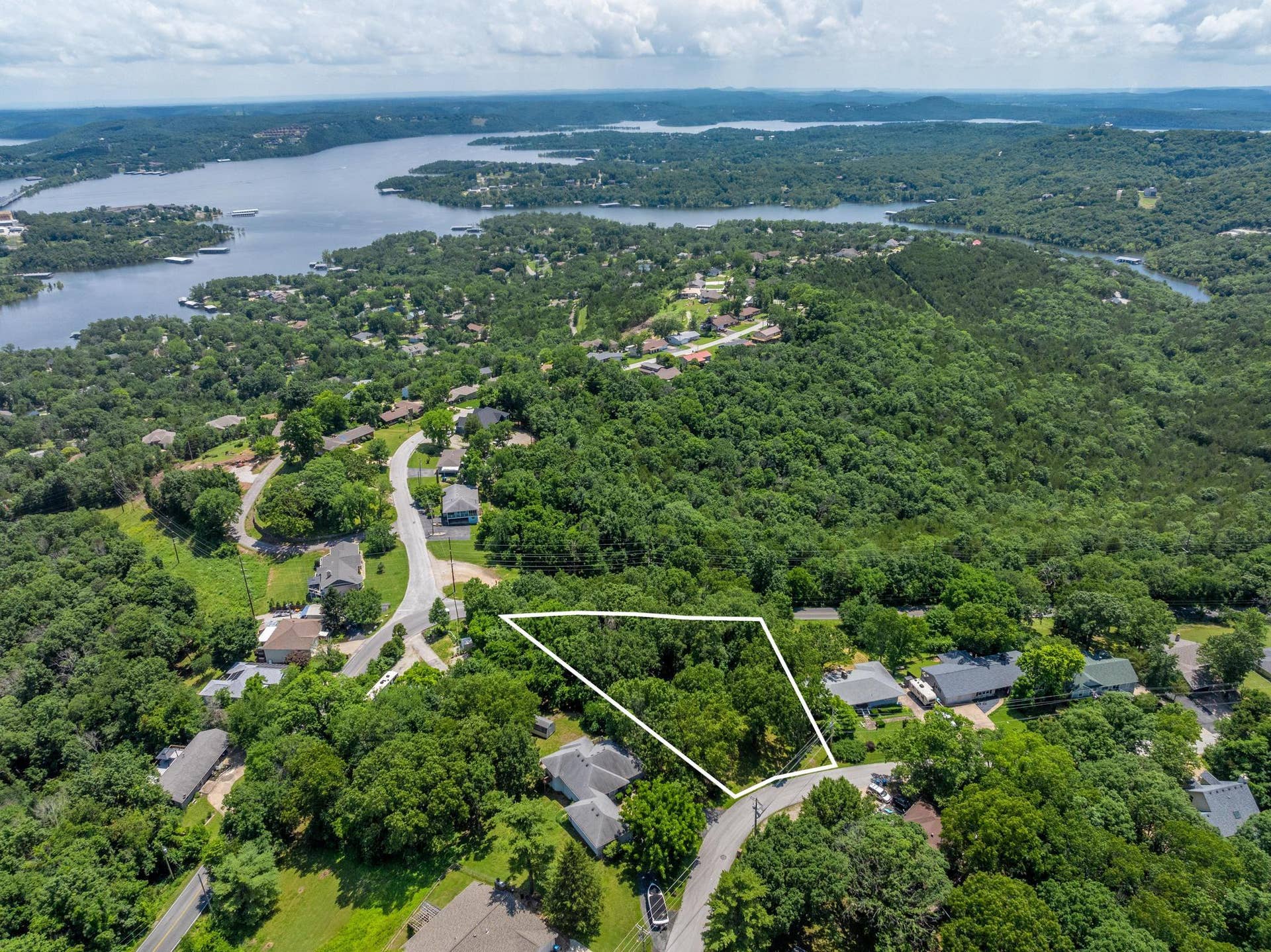 000 Hillcrest Drive, Kimberling City, MO 65686 Table Rock Lake Built Site Acreage