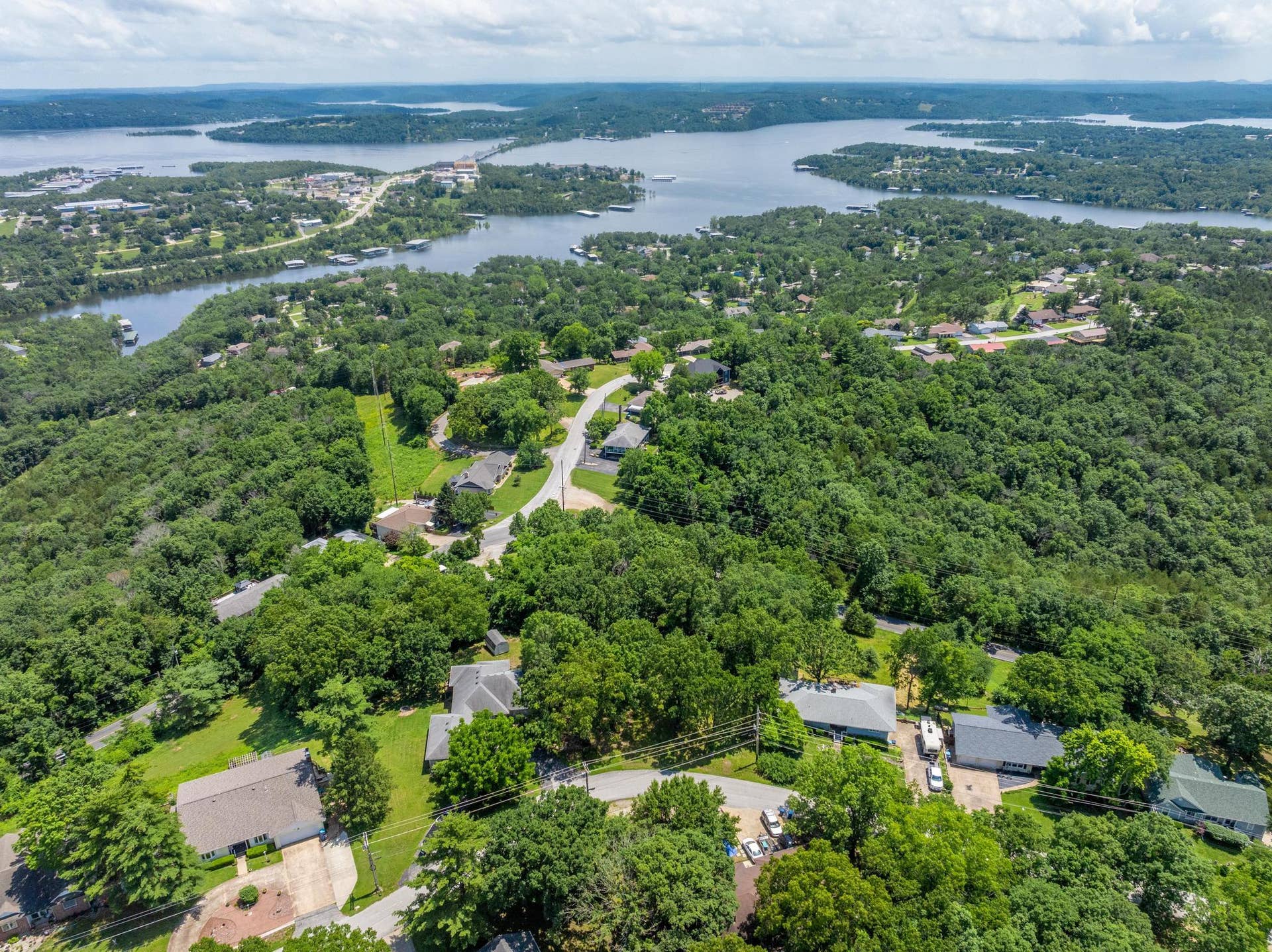 000 Hillcrest Drive, Kimberling City, MO 65686 Table Rock Lake Built Site Acreage