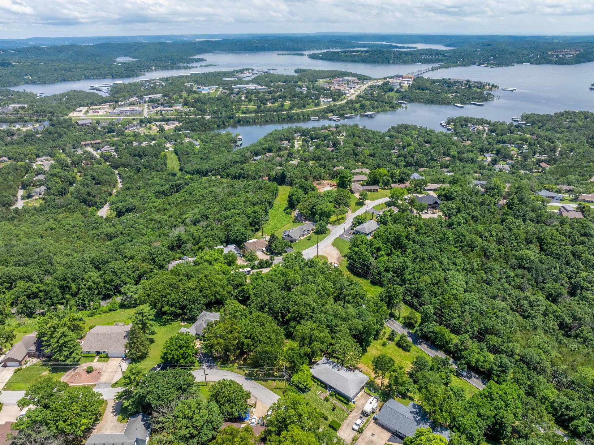000 Hillcrest Drive, Kimberling City, MO 65686 Table Rock Lake Built Site Acreage