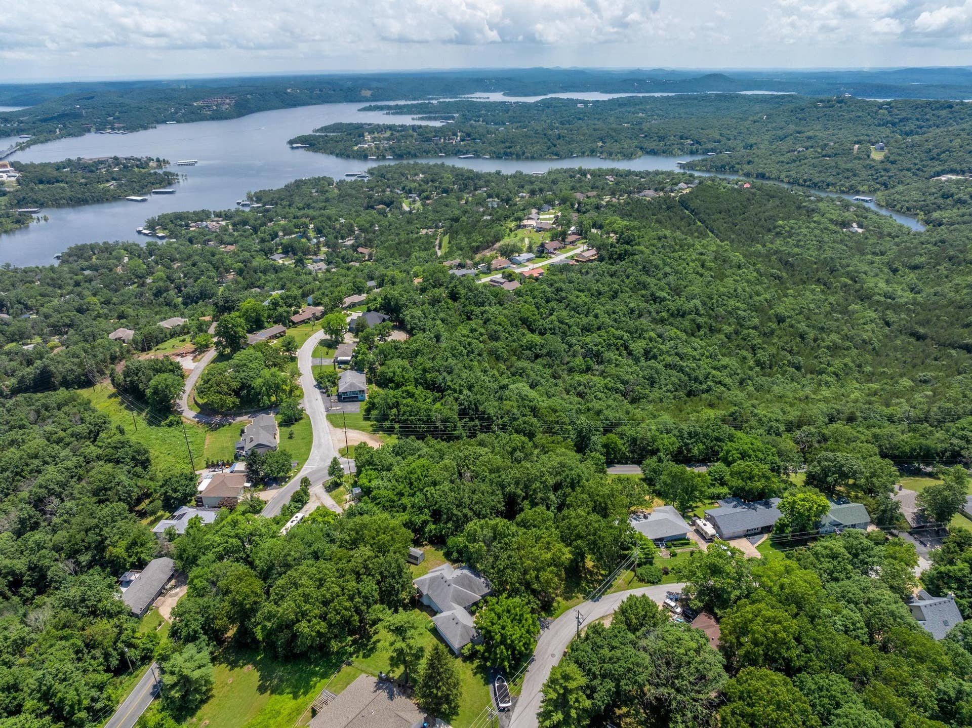 000 Hillcrest Drive, Kimberling City, MO 65686 Table Rock Lake Built Site Acreage