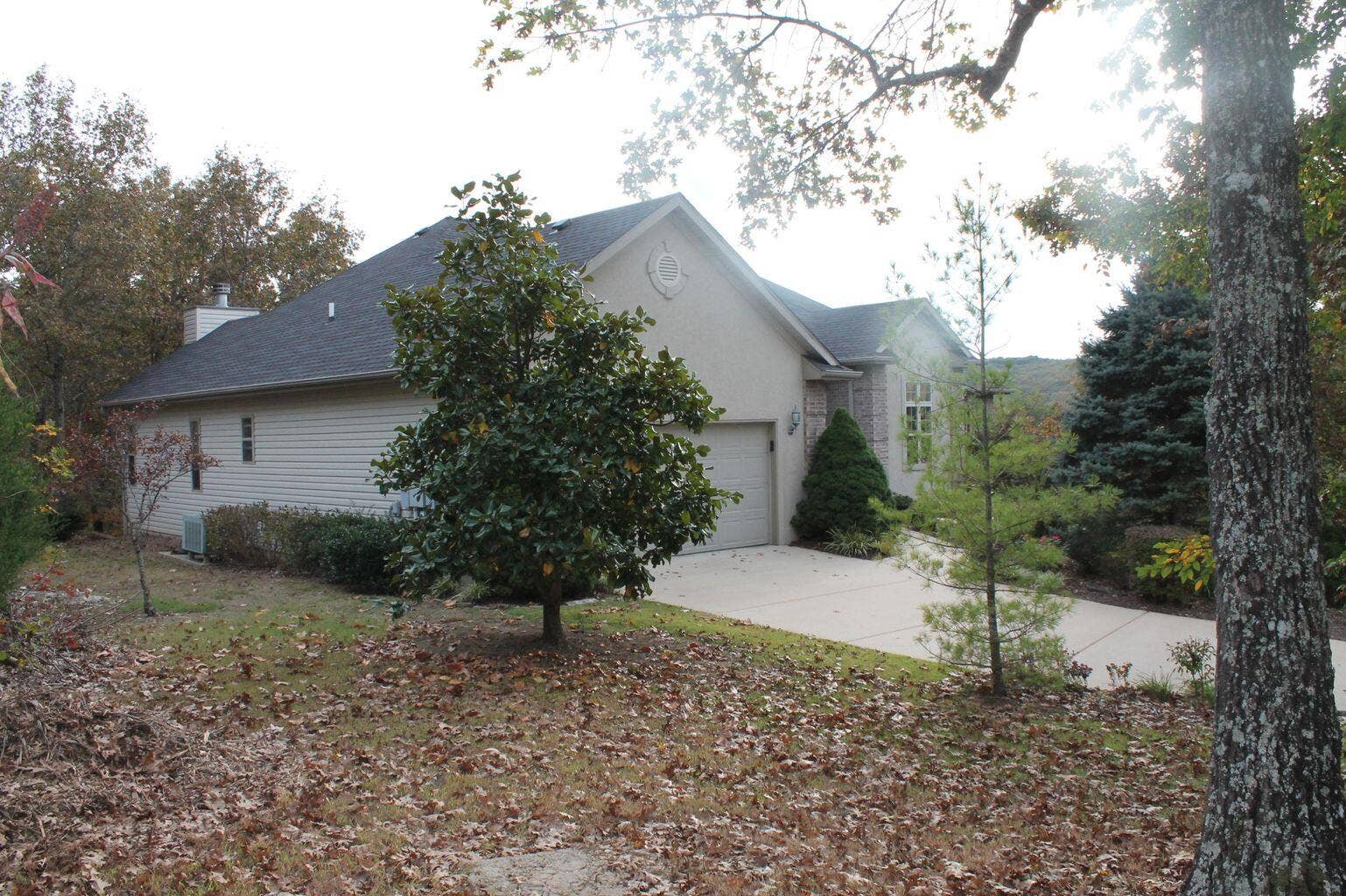 Neighbor to right