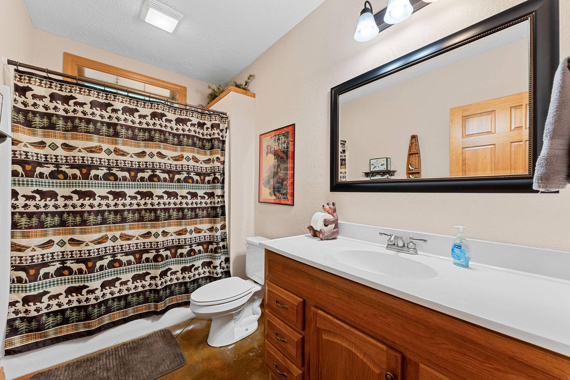 2296 Talking Rocks Road, Branson West, MO 65737 Bathroom #4