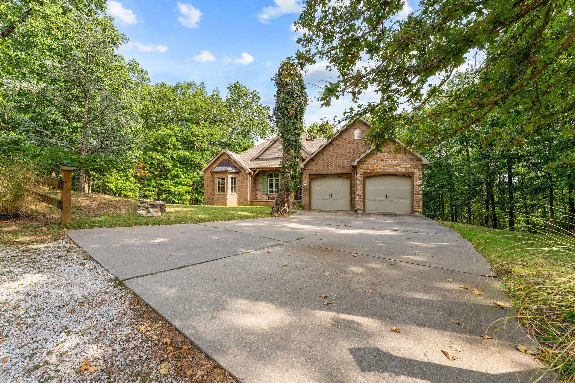 2296 Talking Rocks Road, Branson West, MO 65737 Two Car Garage