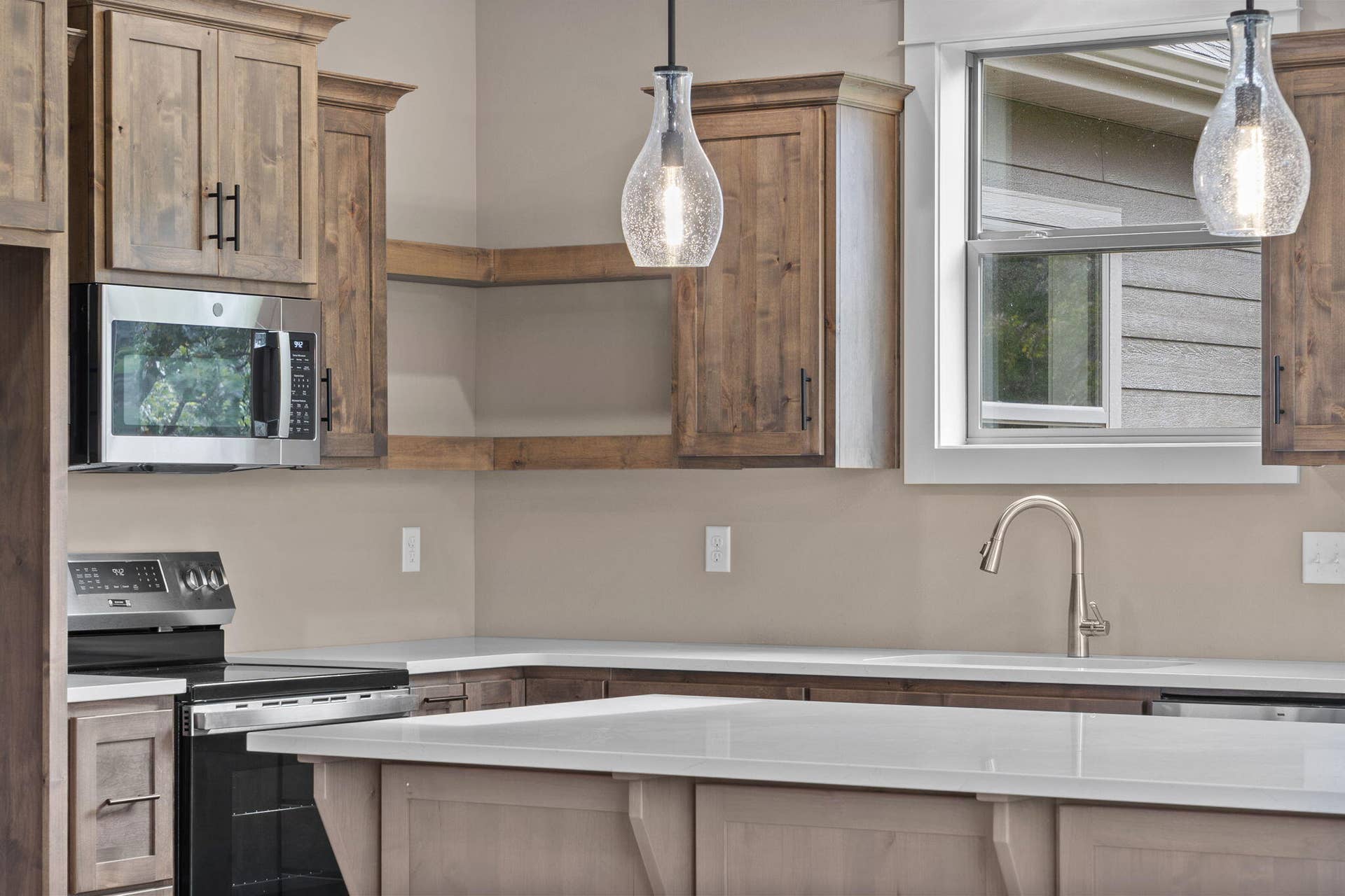 Stonebridge Home Golf Community Table Ro