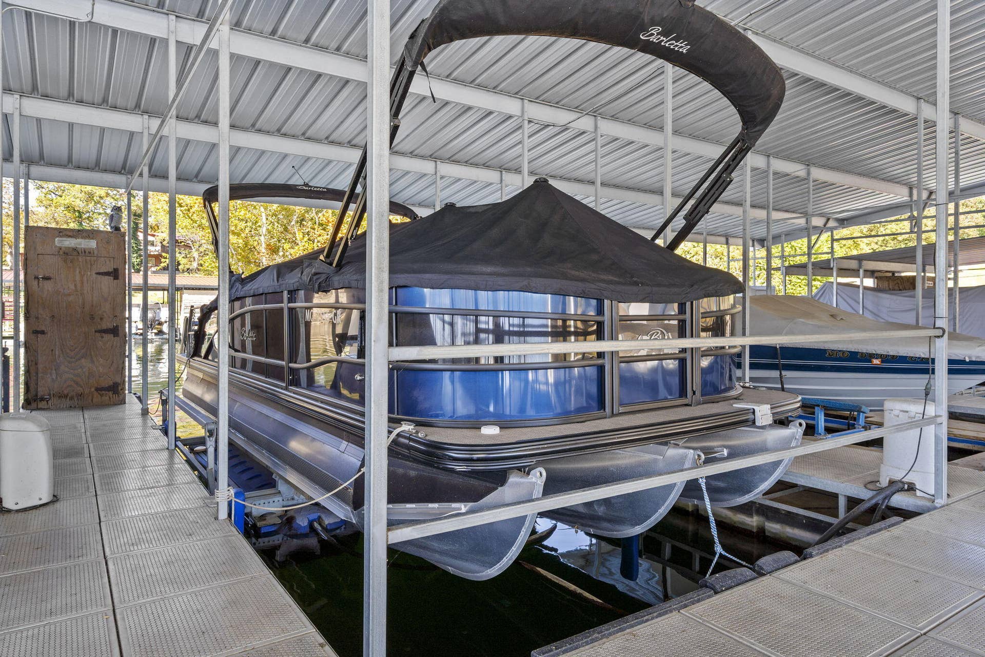 Table Rock Lakefront Home Boat Slip