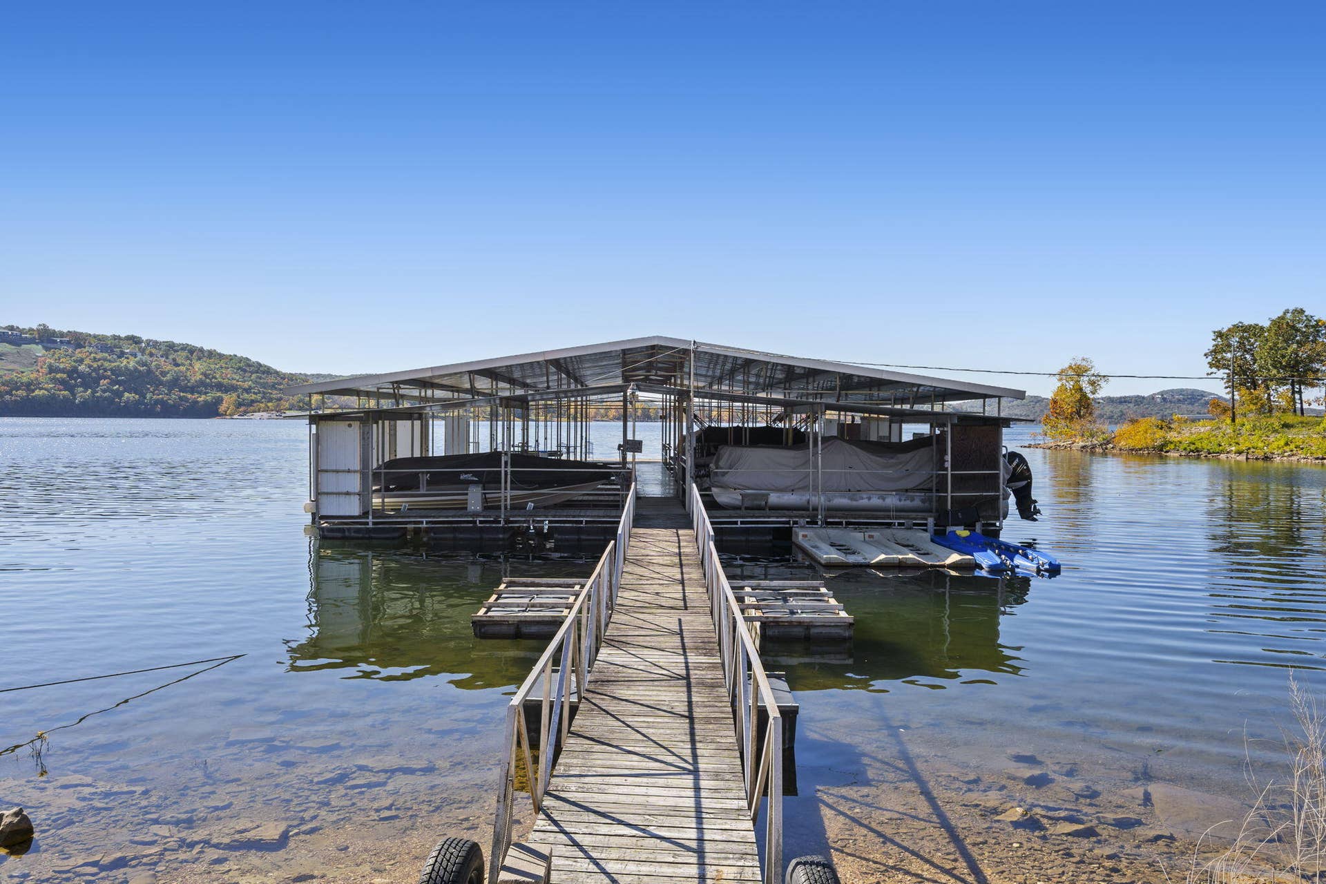 Table Rock Lakefront Home Boat Slip