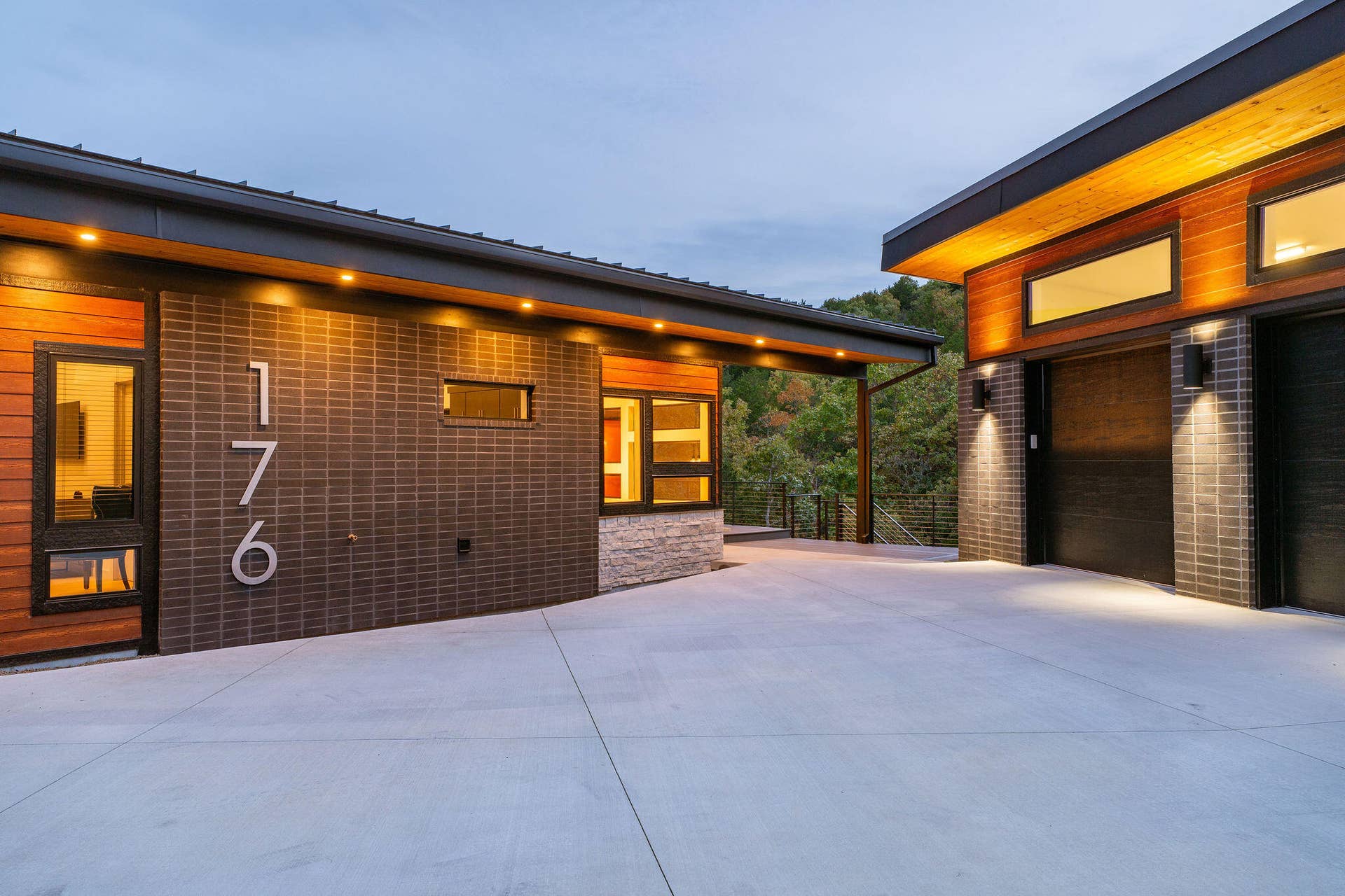 176 Canada Drive, Branson West, MO 65737 Wow Factor