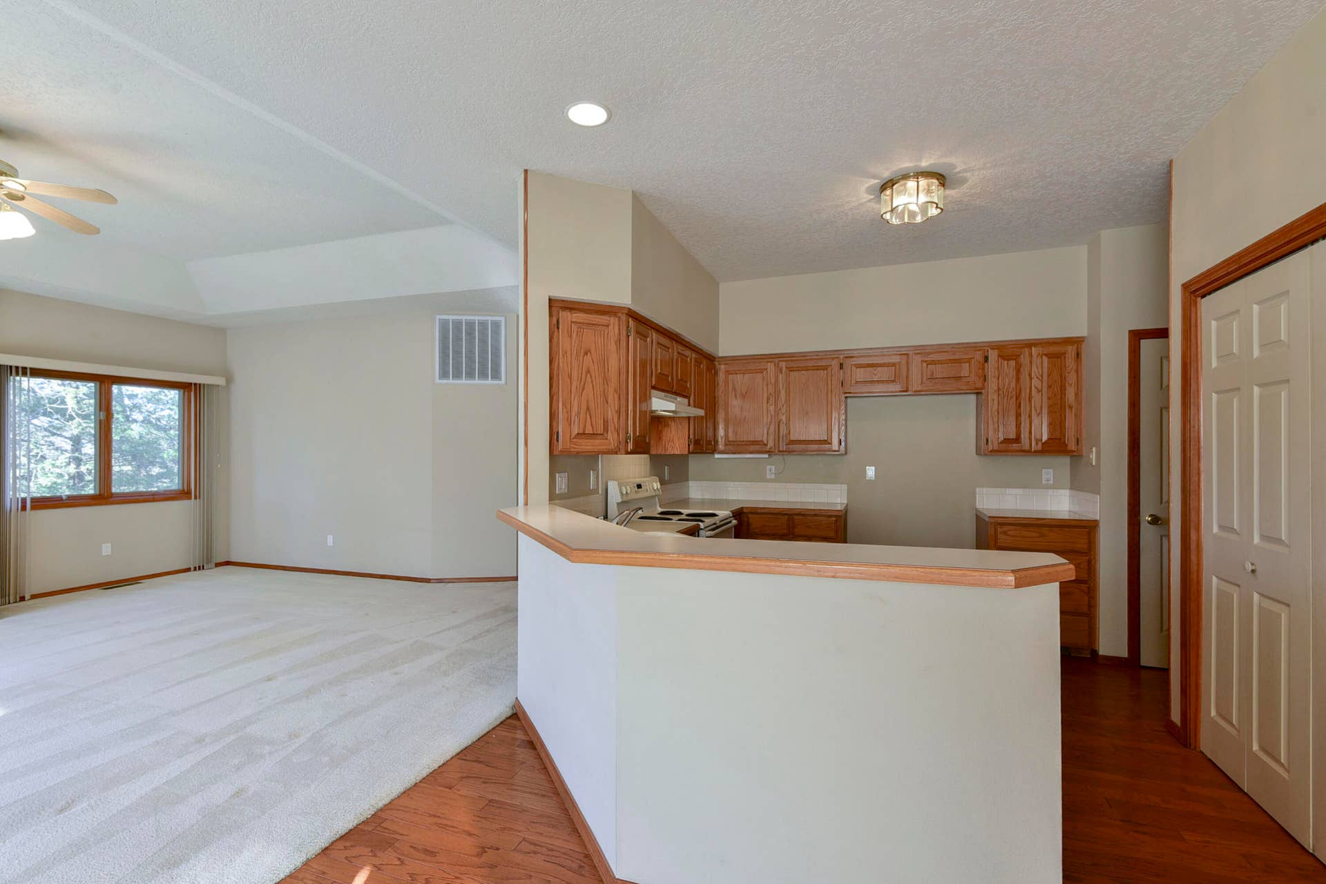 1304 Stoneycreek Lane, Branson West, MO 65737 Gathering Spot