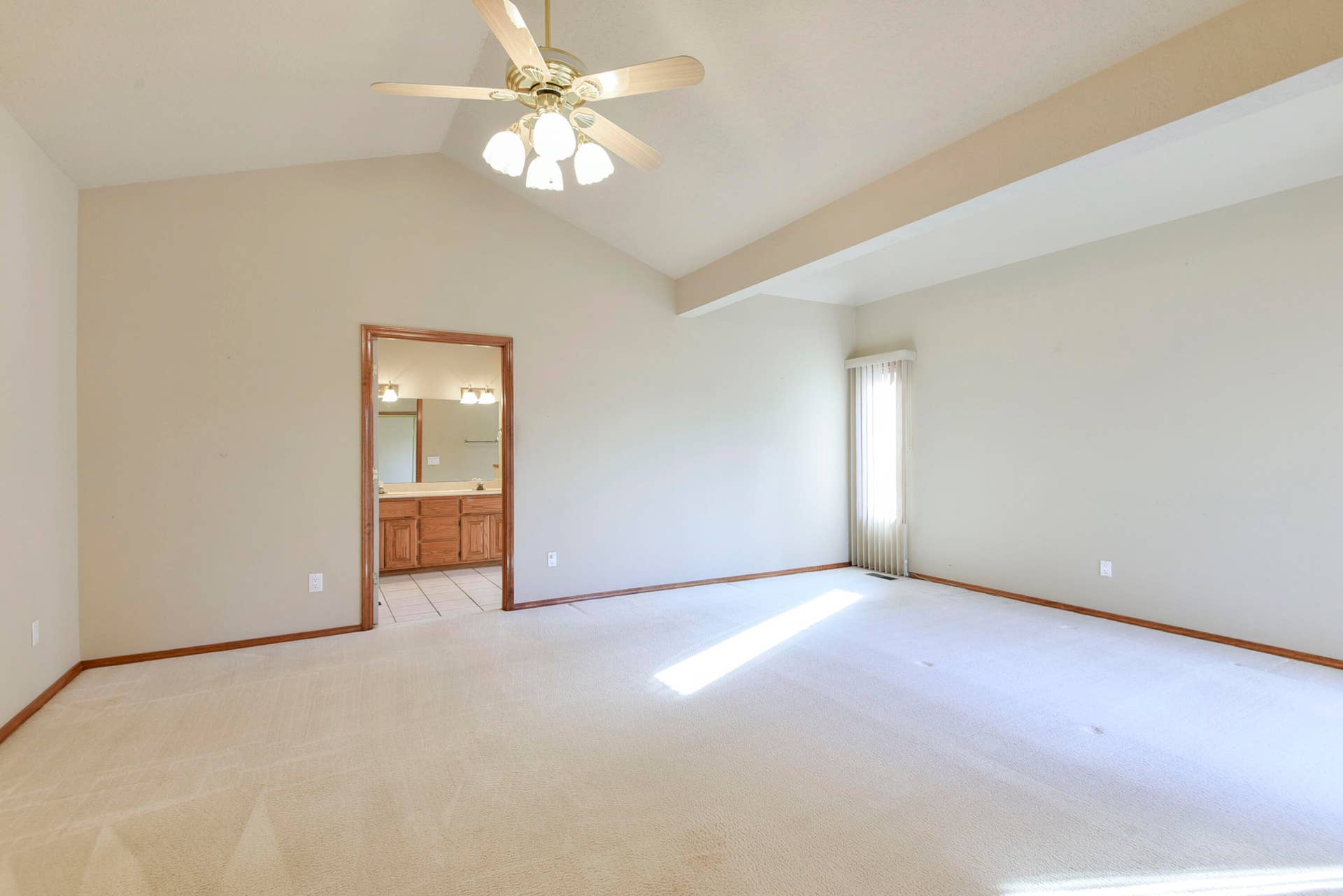 1304 Stoneycreek Lane, Branson West, MO 65737 Spacious Master
