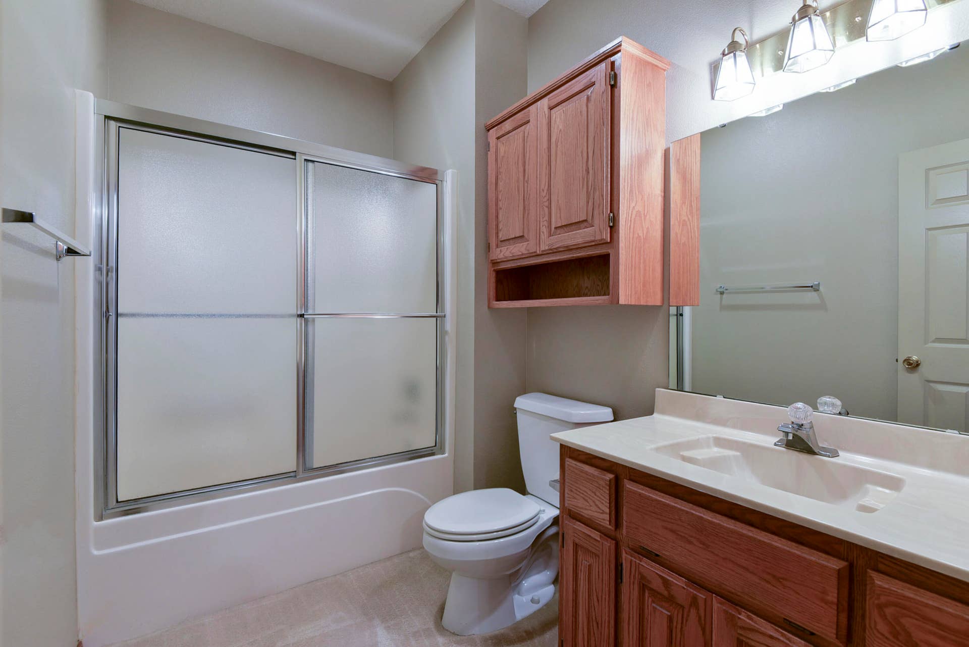1304 Stoneycreek Lane, Branson West, MO 65737 Hall Bath