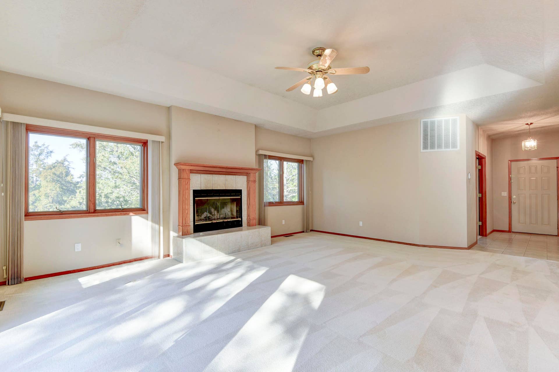 1304 Stoneycreek Lane, Branson West, MO 65737 Oak Trim Throughout
