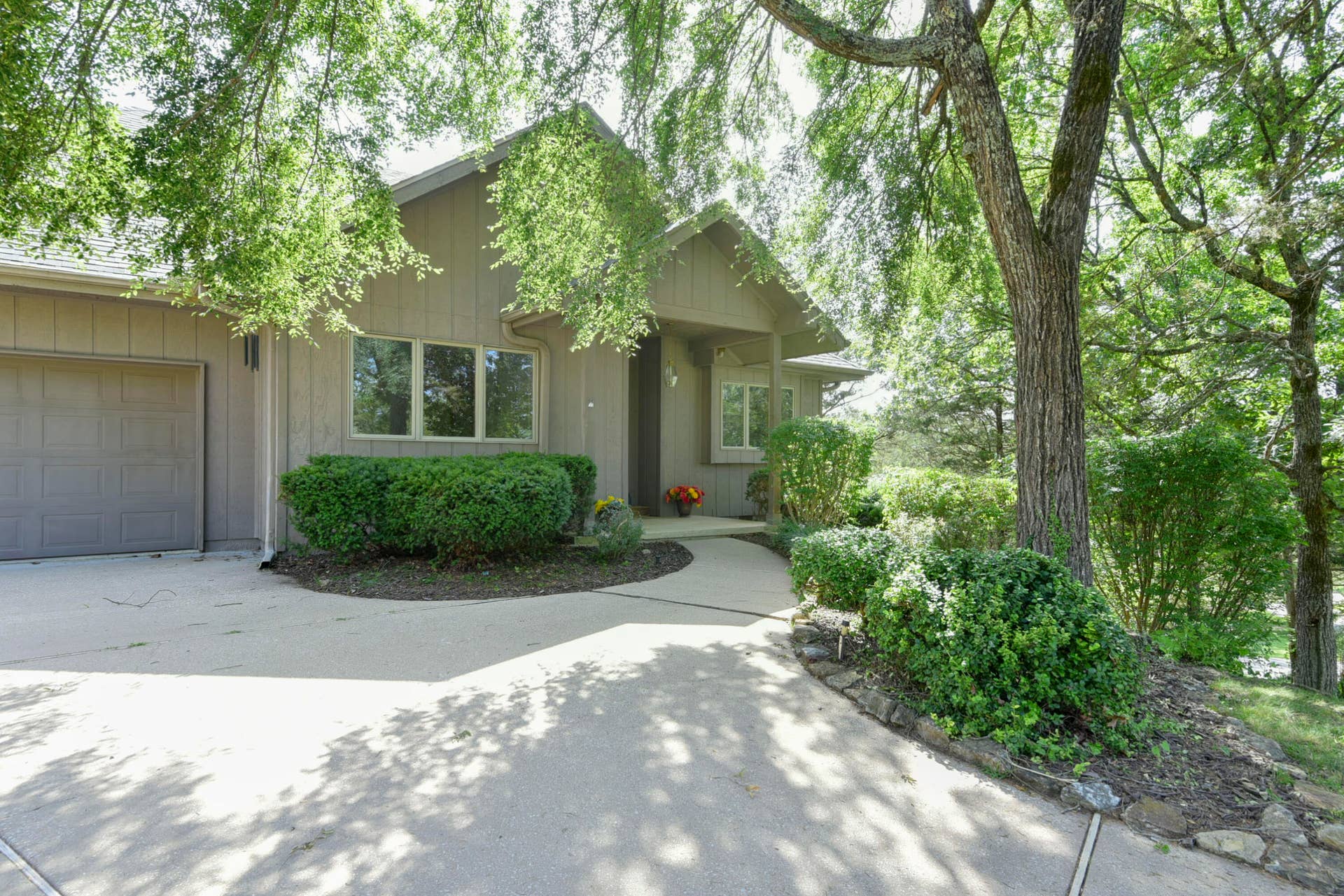 1304 Stoneycreek Lane, Branson West, MO 65737 1304 StoneyCreek Ln