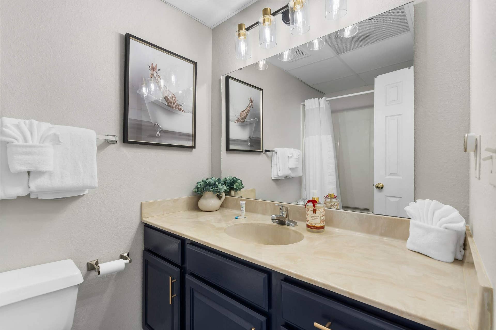100 Getaway Circle, #116, Kimberling City, MO 65686 Bathroom Full (1)