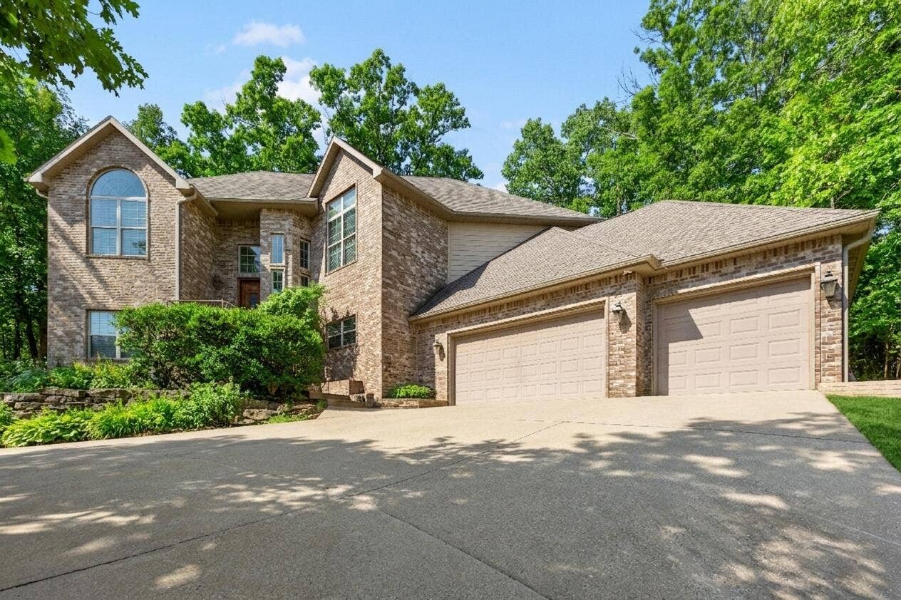 807 Silvercliff Way, Branson West, MO 65737 Front View